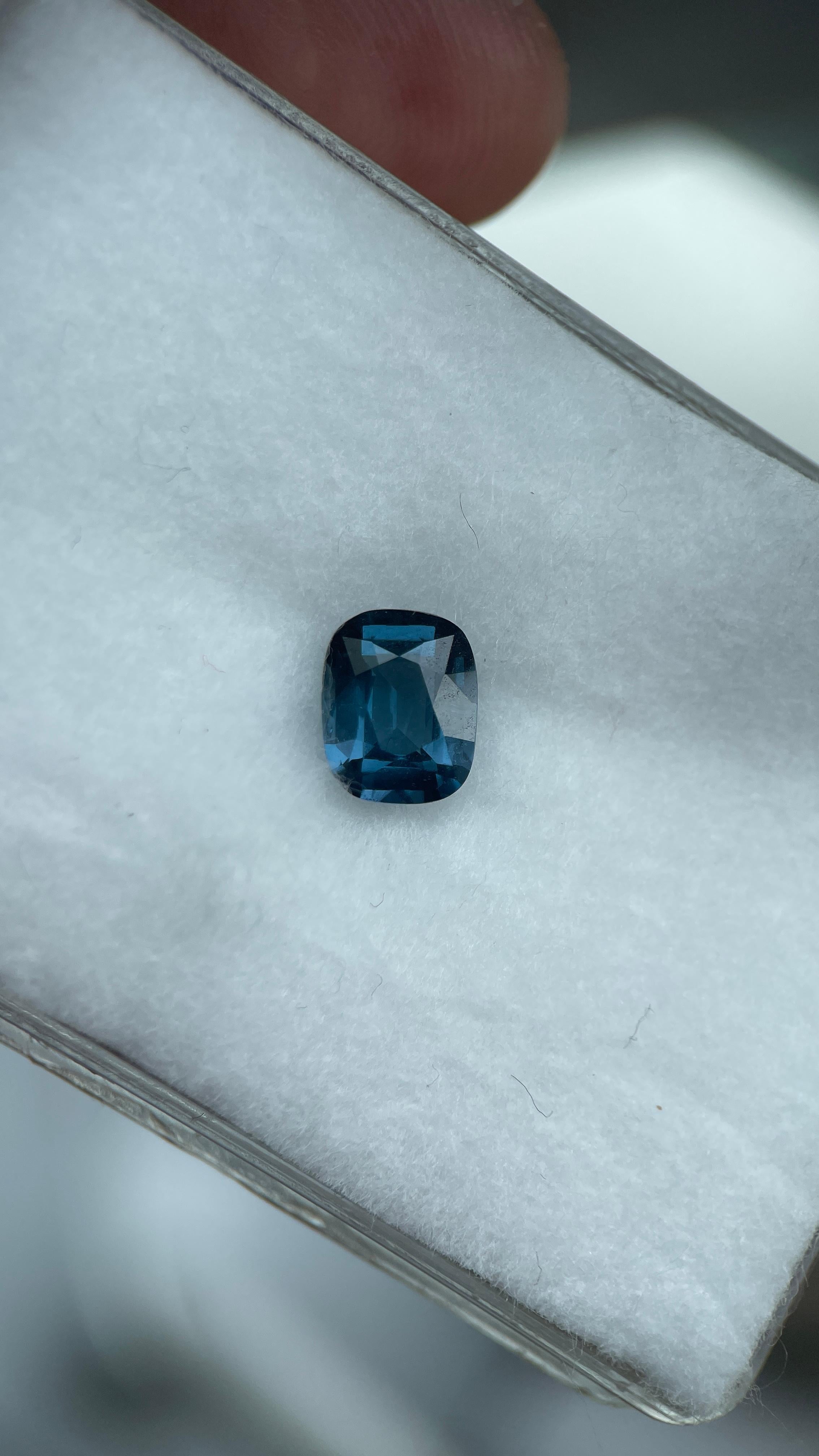 1.45ct Greenish Blue Spinel, bright Teal blue spinel (7.7x6.1x3.7mm) For Sale 1