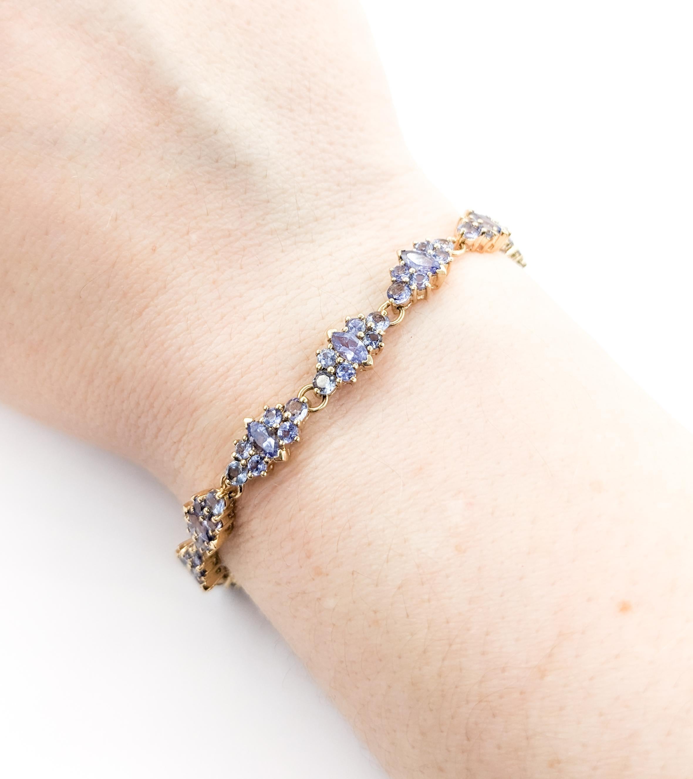 14.5ctw Tanzanite Bracelet In Yellow Gold In Excellent Condition For Sale In Bloomington, MN