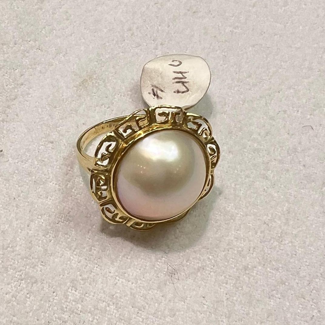 Ring aus 14 Karat Gelbgold mit Würfelperlen im Zustand „Hervorragend“ im Angebot in LA, CA