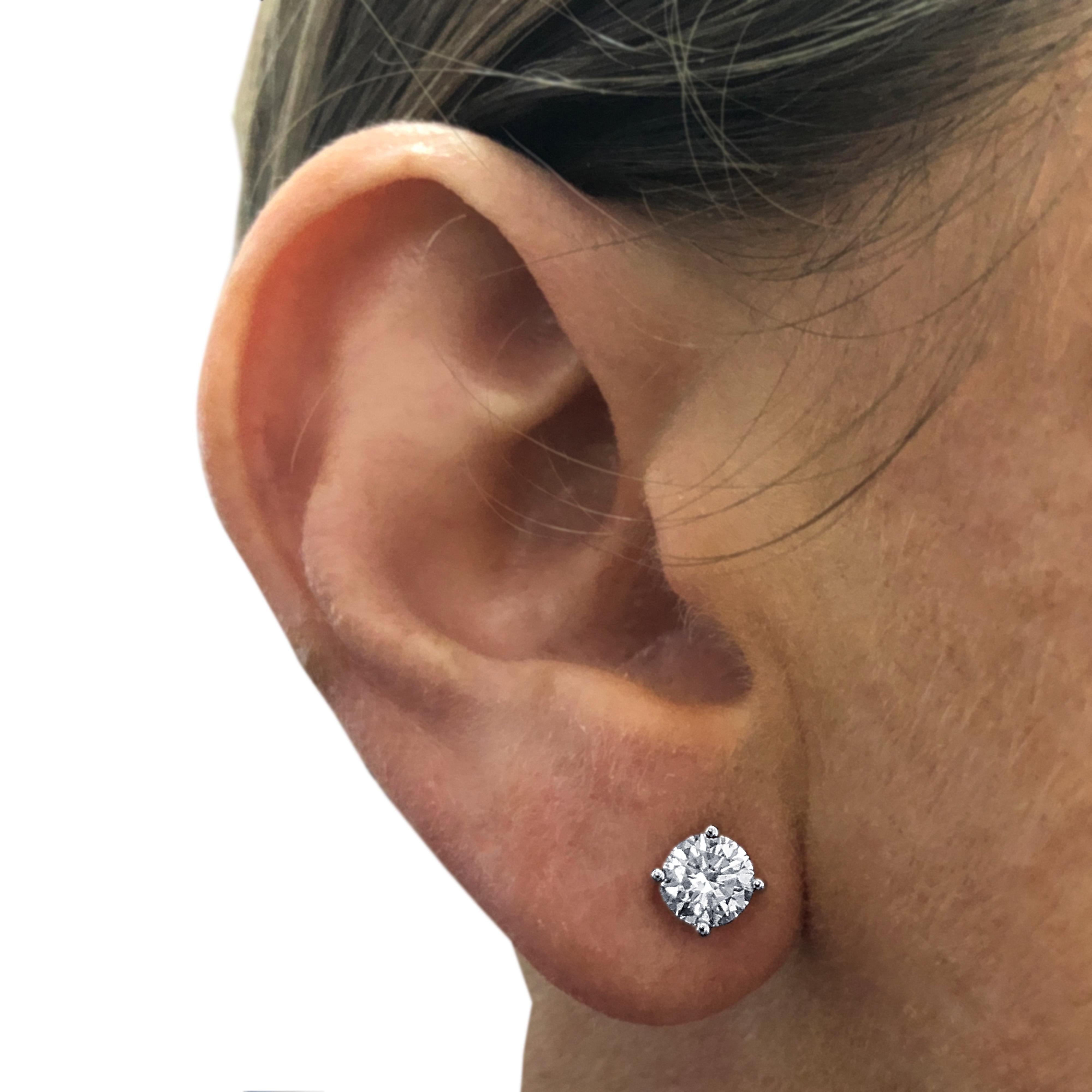 Modern Vivid Diamonds 1.46 Carat Diamond Stud Earrings
