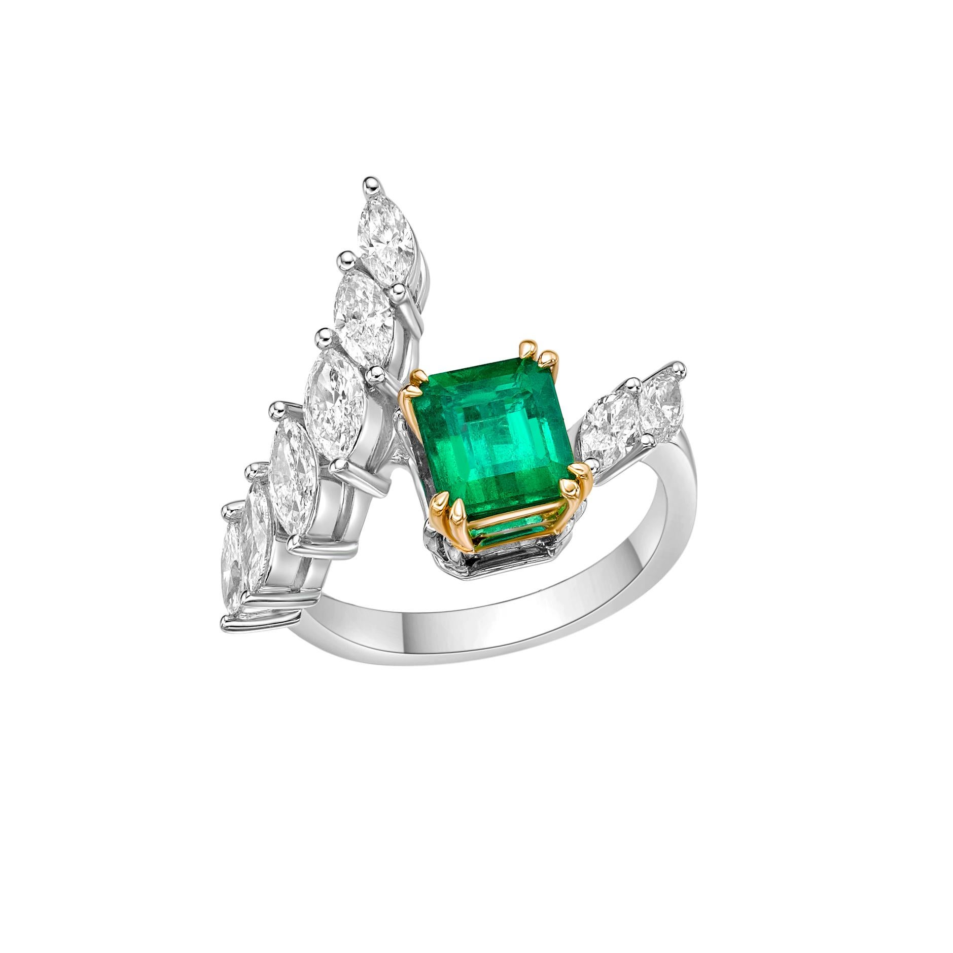 1.46 Carat Emerald Fancy Ring in 18Karat Yellow Gold with White Diamond. In New Condition For Sale In Hong Kong, HK