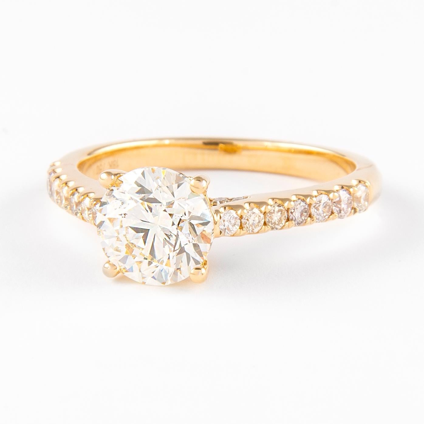 Contemporary 1.46 Carat Round Brilliant Diamond Ring 18 Karat Yellow Gold For Sale