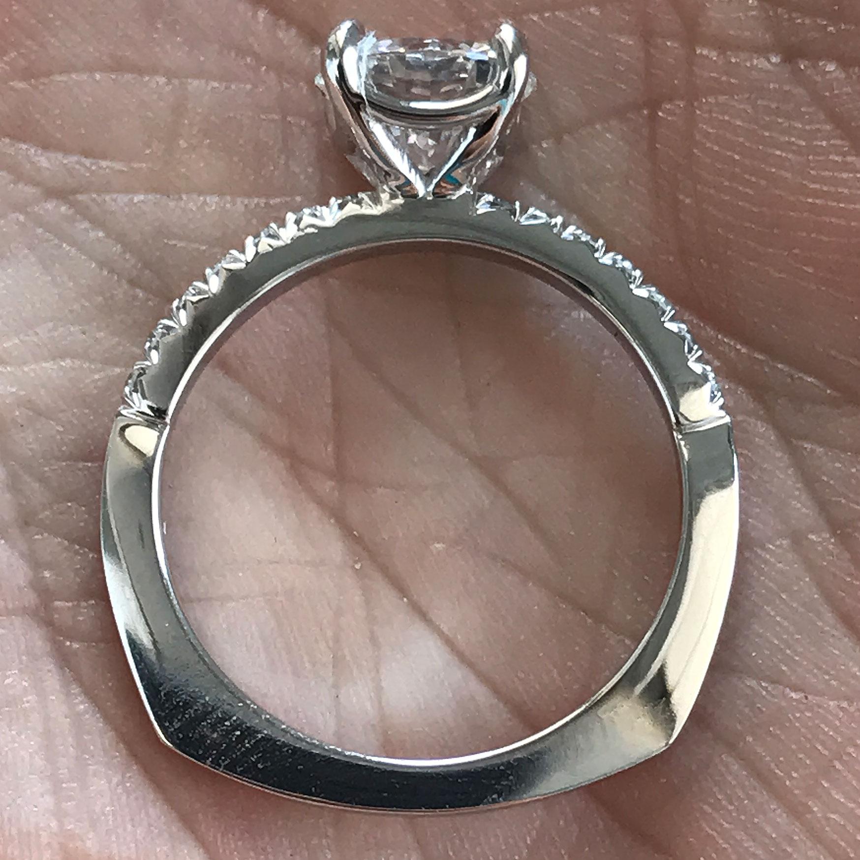1,46 Karat TW Runder Diamant-Verlobungsring 14 Karat W, Ben Dannie (Moderne) im Angebot
