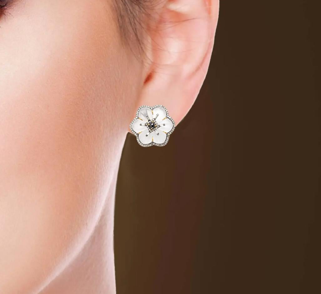 1.46 Carat White Diamond, Black Diamond, and Crystal Flower Stud Earrings In New Condition For Sale In Jaipur, IN