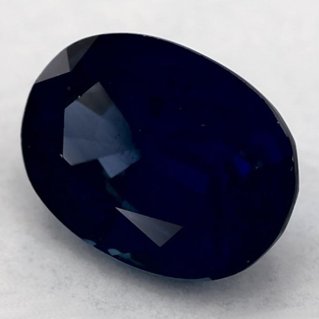 Questo zaffiro blu naturale offre eleganza e raffinatezza. Con la sua ricca saturazione del colore e il taglio preciso, è il centro perfetto per un anello di fidanzamento o un design di gioielli di lusso.

Questo zaffiro proviene dallo Sri Lanka