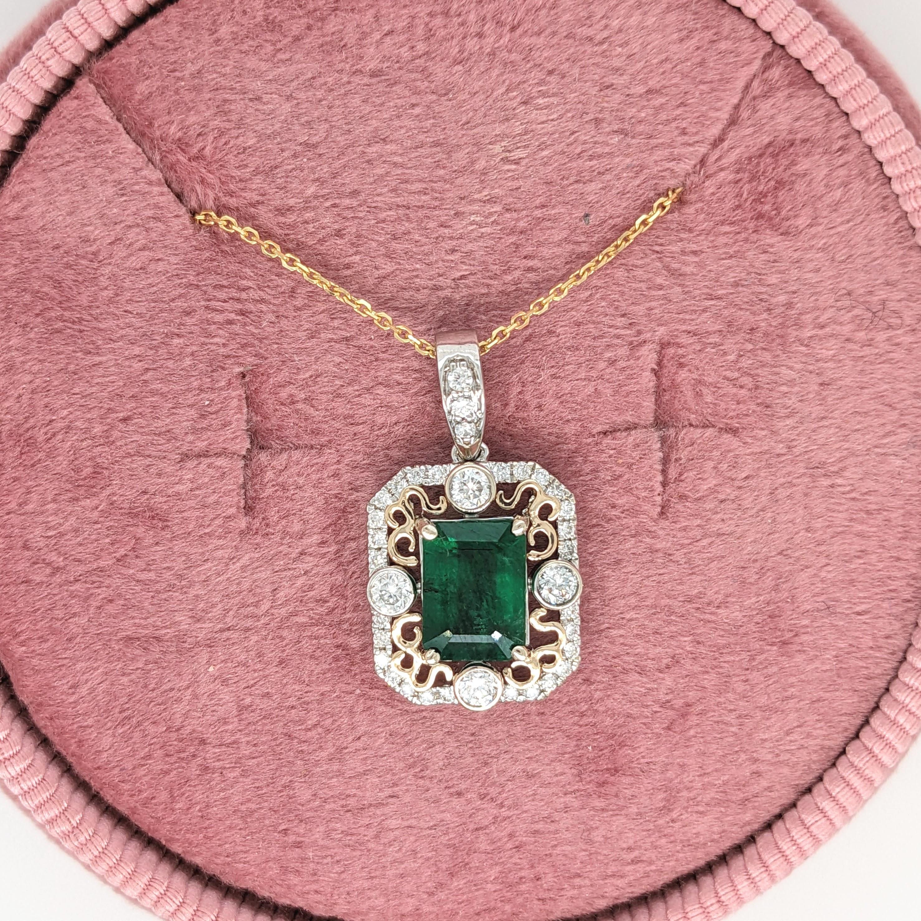 1.46 ct Emerald Filigree Pendant in Solid 14k Dual Tone Gold, Emerald Cut 9x7mm For Sale 6