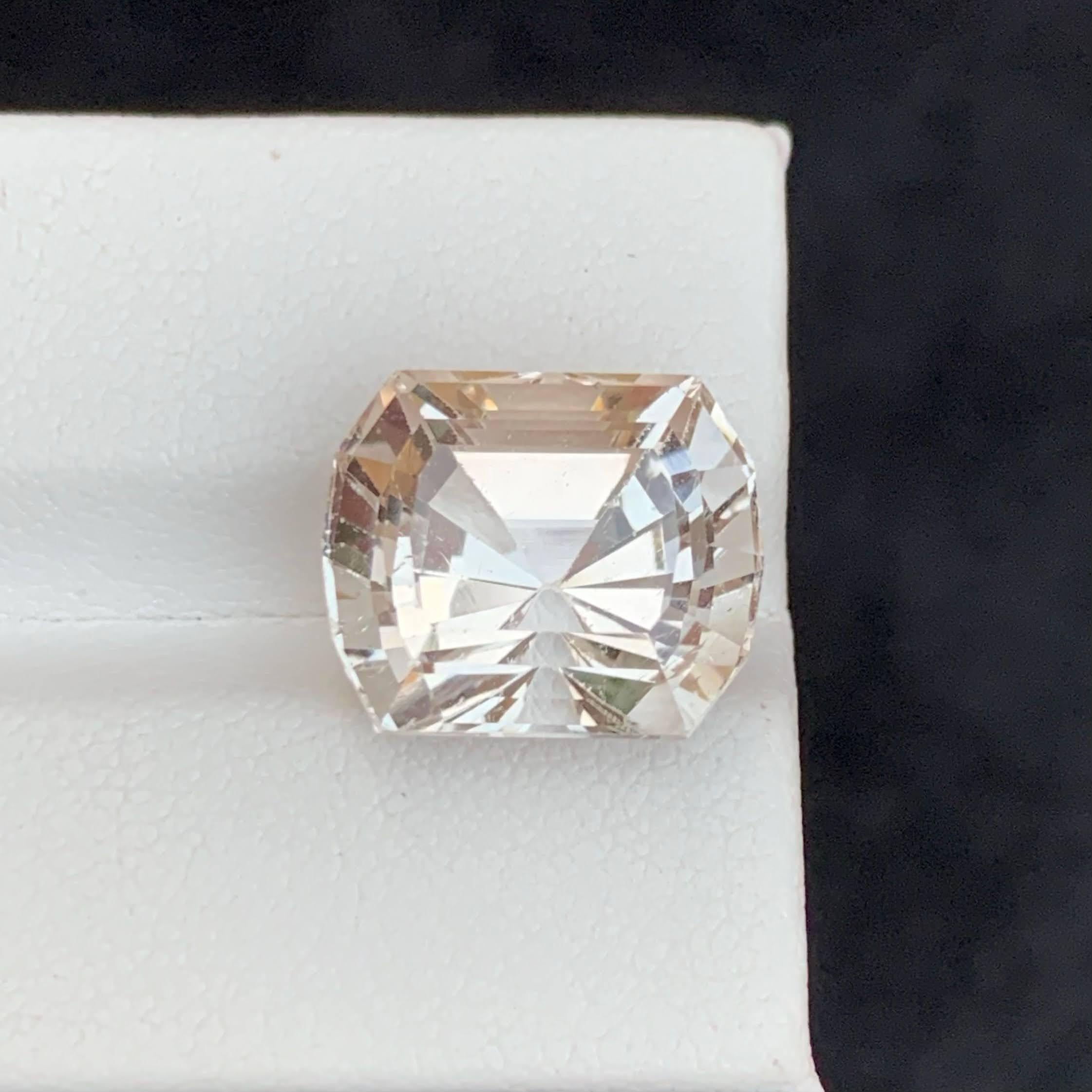 Poids 14,60 carats
Dimensions 10,3x10,1x9,9 mm
Traitement Aucun 
Origine : Pakistan 
Clarté VVS 
Forme Coupe Coussin Précision 





Cette topaze dorée naturelle en vrac de 14,60 carats est une pierre précieuse étonnante qui rayonne de chaleur et