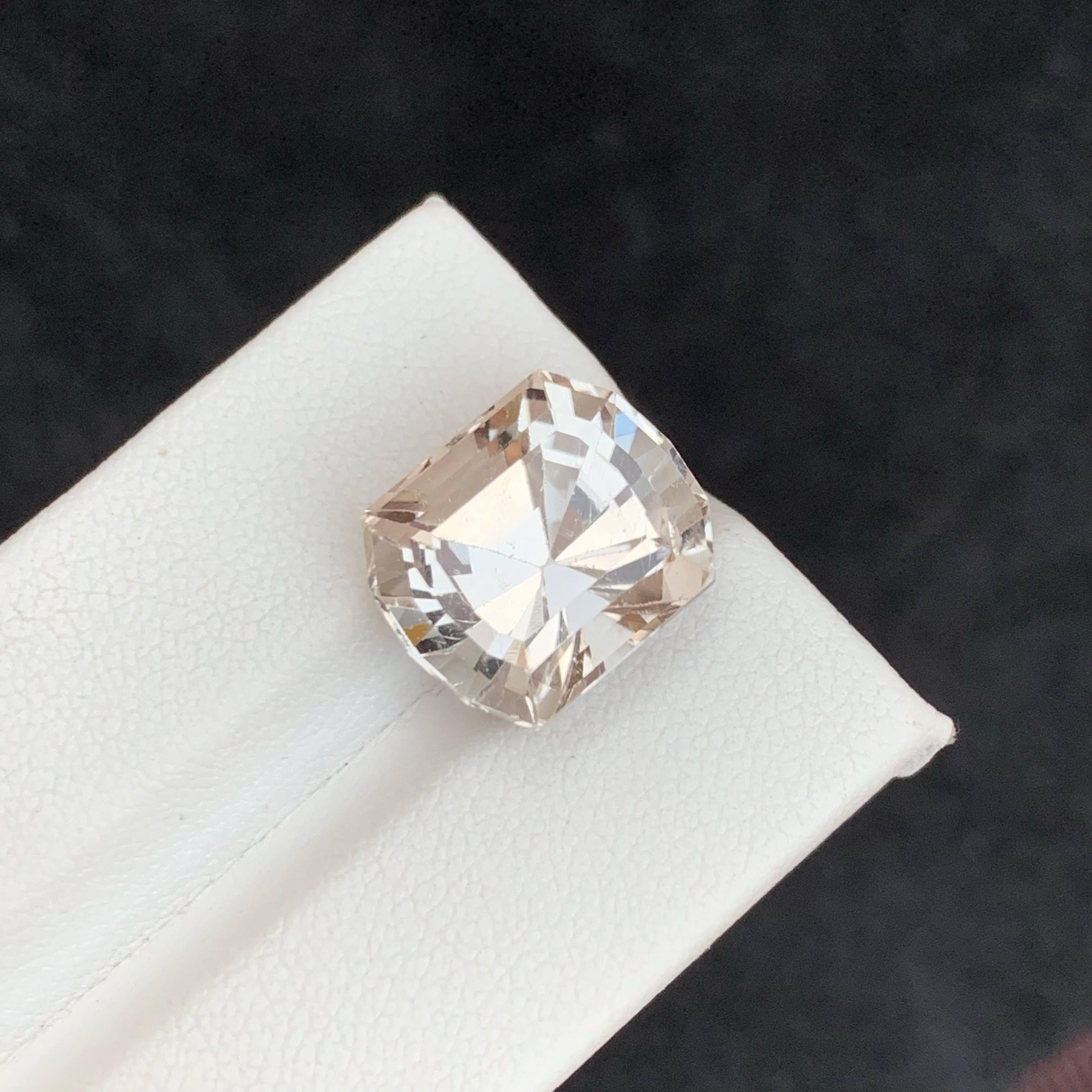 Taille mixte 14.60 Carat Natural Loose Light Golden Topaz Precision Cut Pakistani Gemstone (pierre précieuse pakistanaise taillée avec précision) en vente