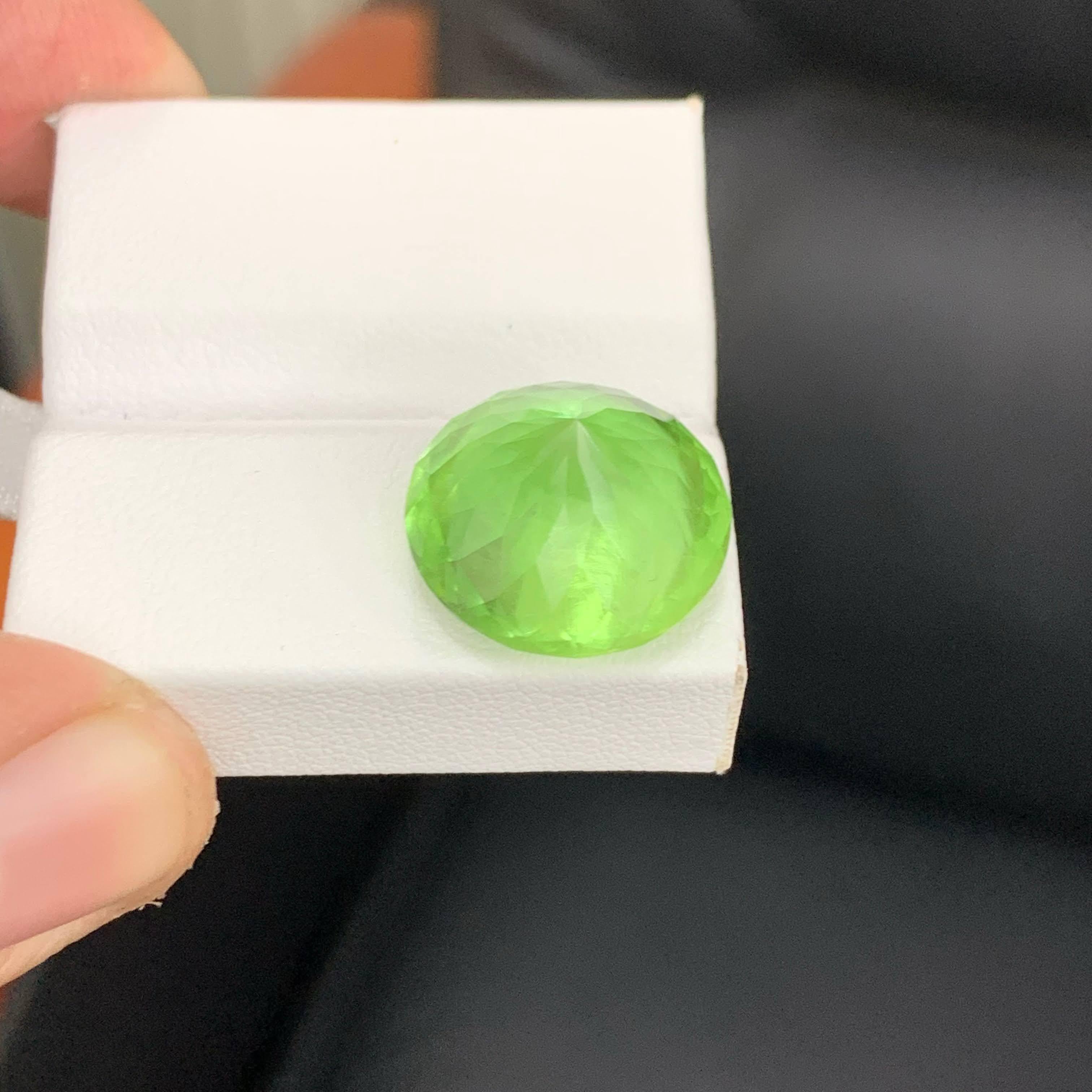 14.60 Carat Naturel Rutile Inclusion Peridot Round Cut Pakistani Gemstone en vente 5