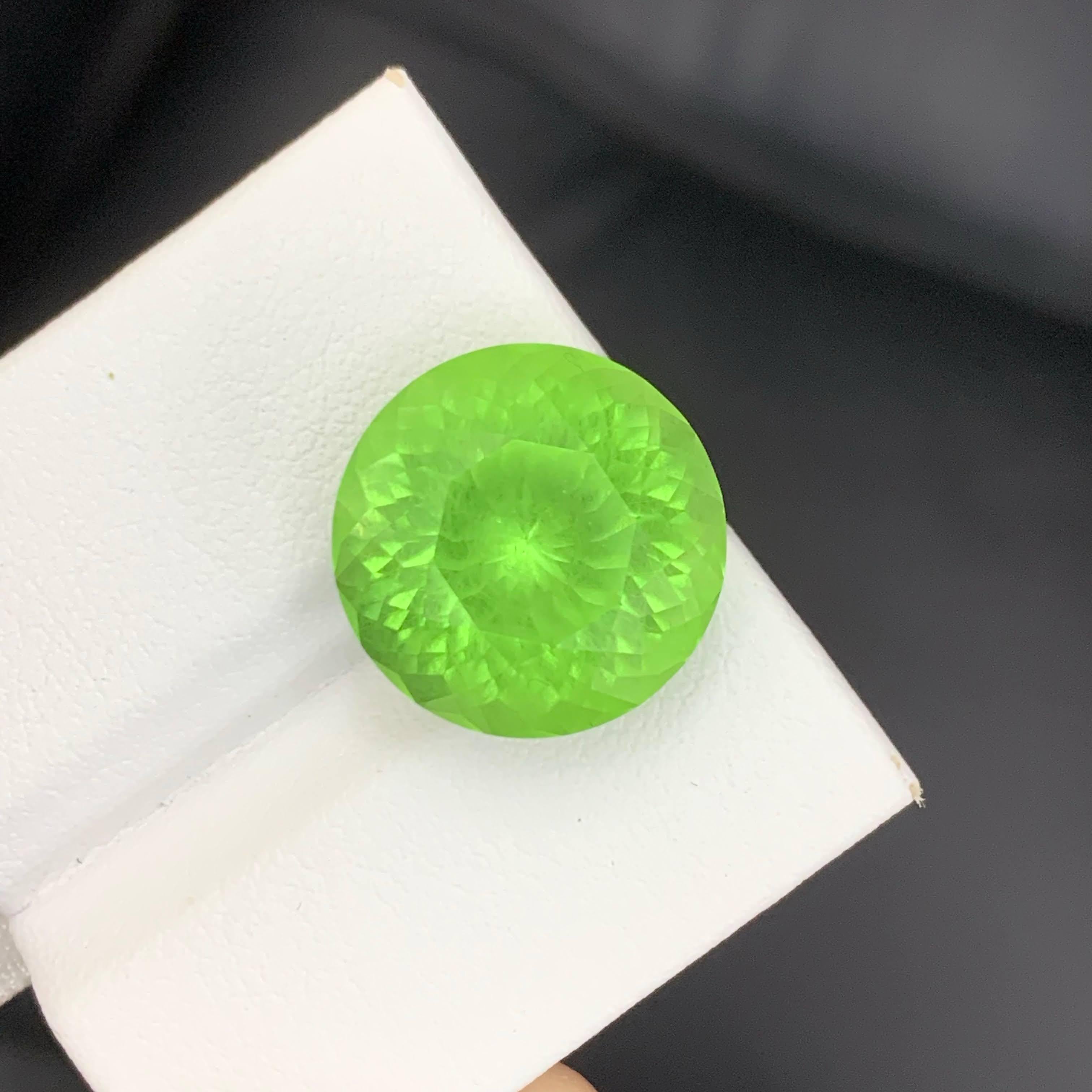 14.60 Carat Naturel Rutile Inclusion Peridot Round Cut Pakistani Gemstone en vente 2