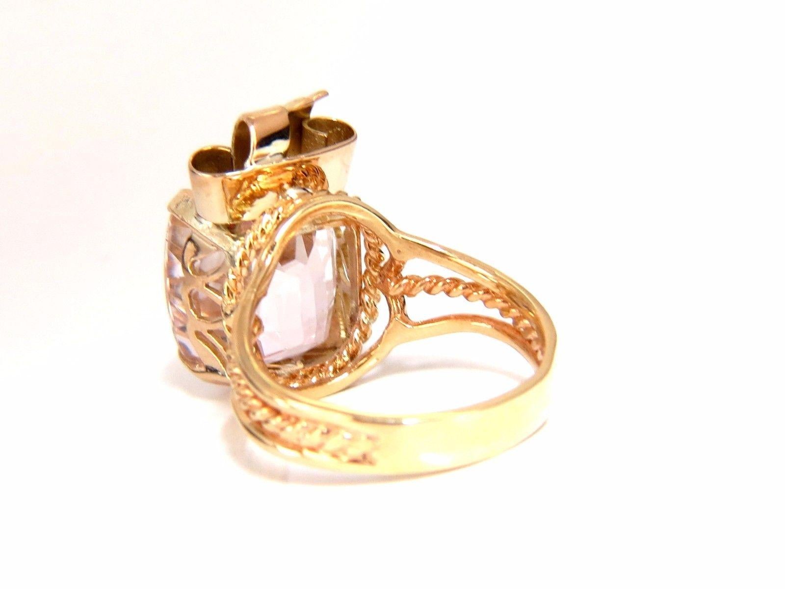 14.60 Carat Natural Pink Kunzite Solitaire Ring 14 Karat In New Condition In New York, NY