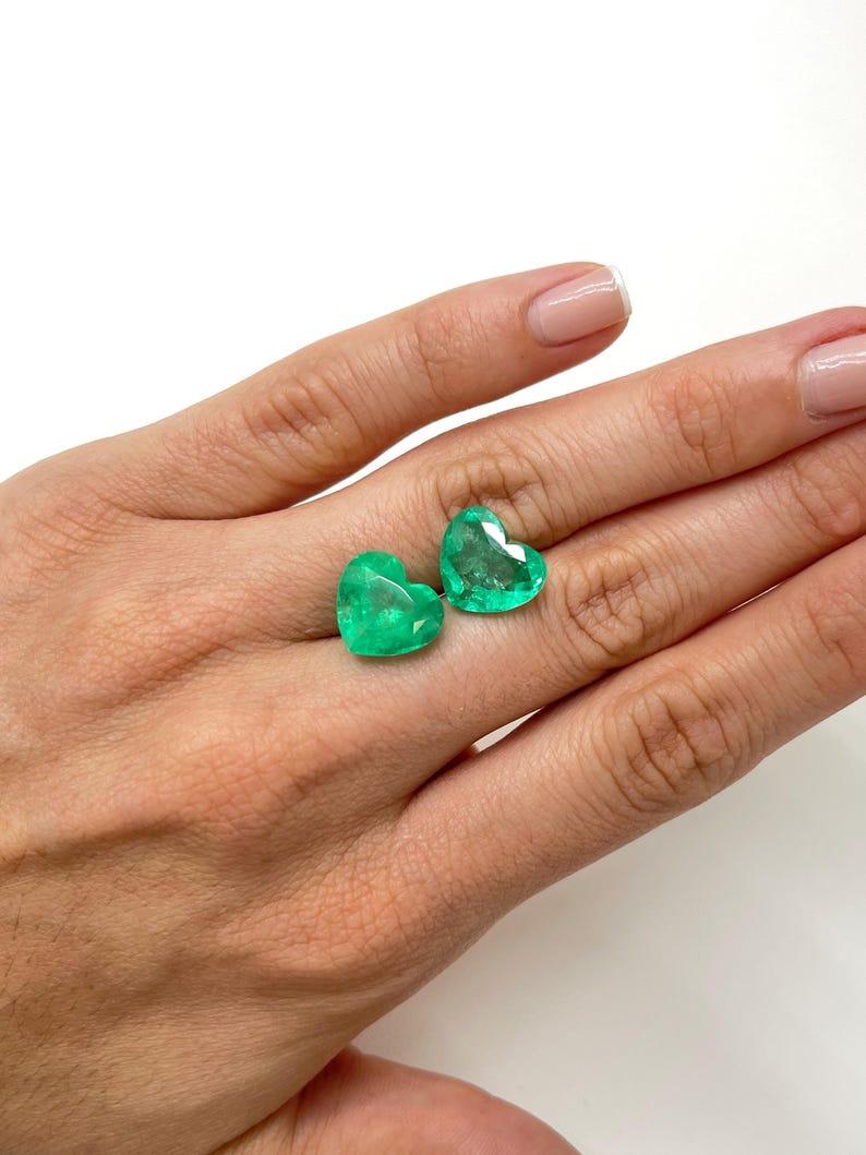 14.61tcw Pair of Heart-Cut Colombian Emeralds  Yellowish Green Matching Gems For Sale 1