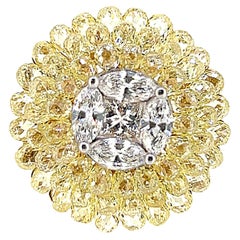 14,65 Karat Briolette Gelber Diamant und Diamant Blumenring auf 18 Karat Gelbgold