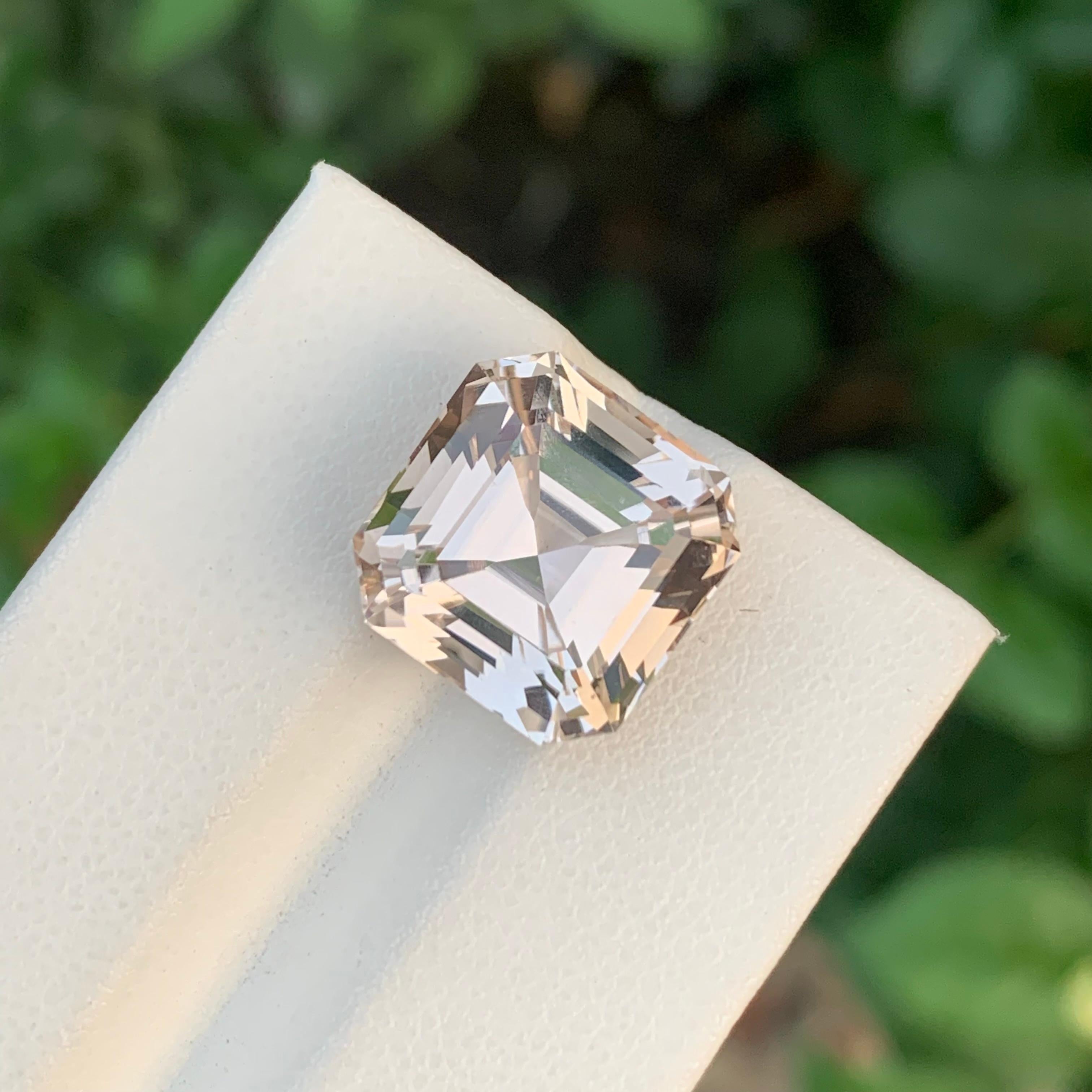 14,65 Karat Natürlicher loser Goldtopas Asscher Form Edelstein aus Skardu, Pakistan für Damen oder Herren im Angebot