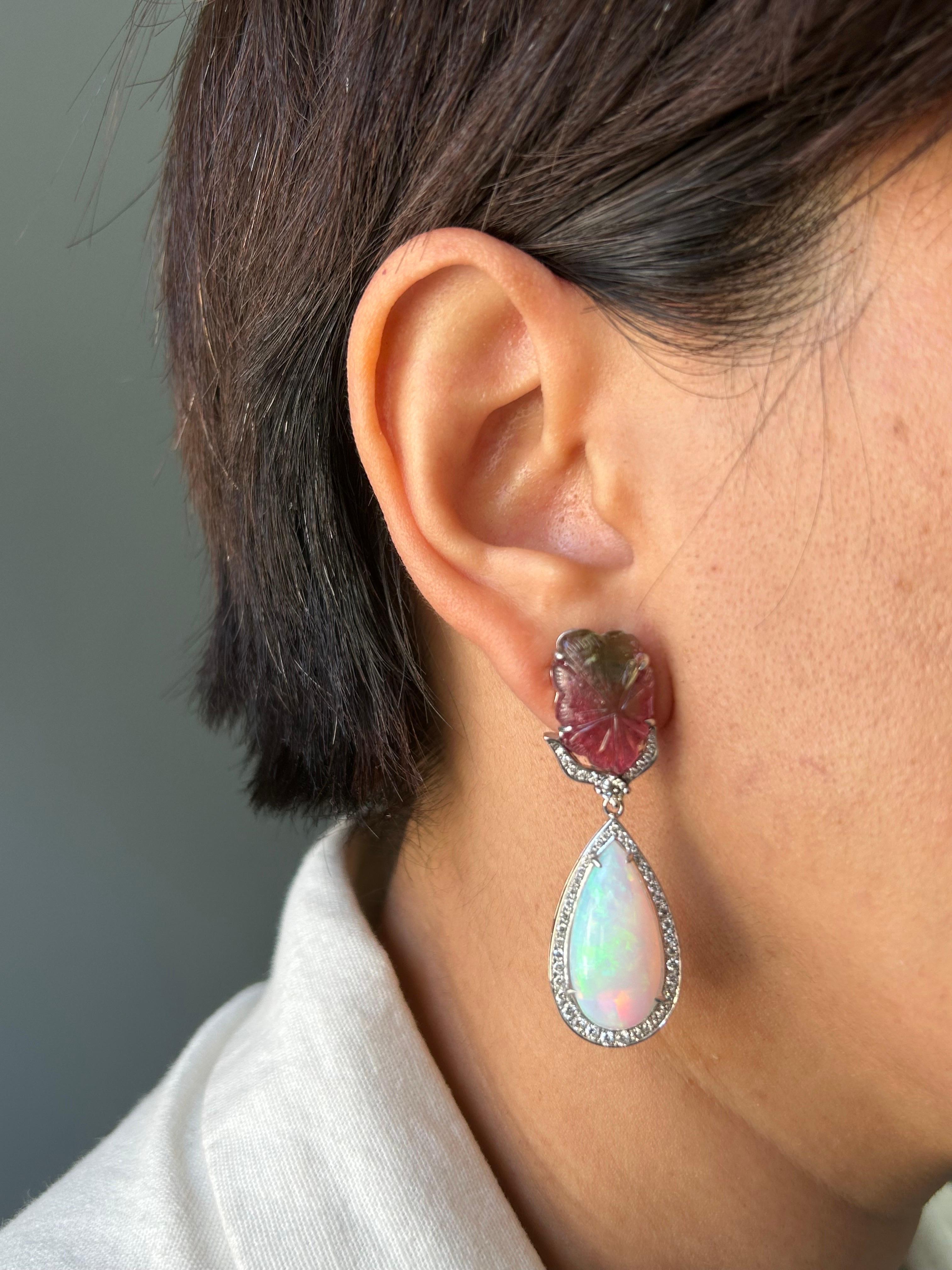 Art déco Boucles d'oreilles pendantes en tourmaline 14,66 carats et opale 16,55 carats en vente