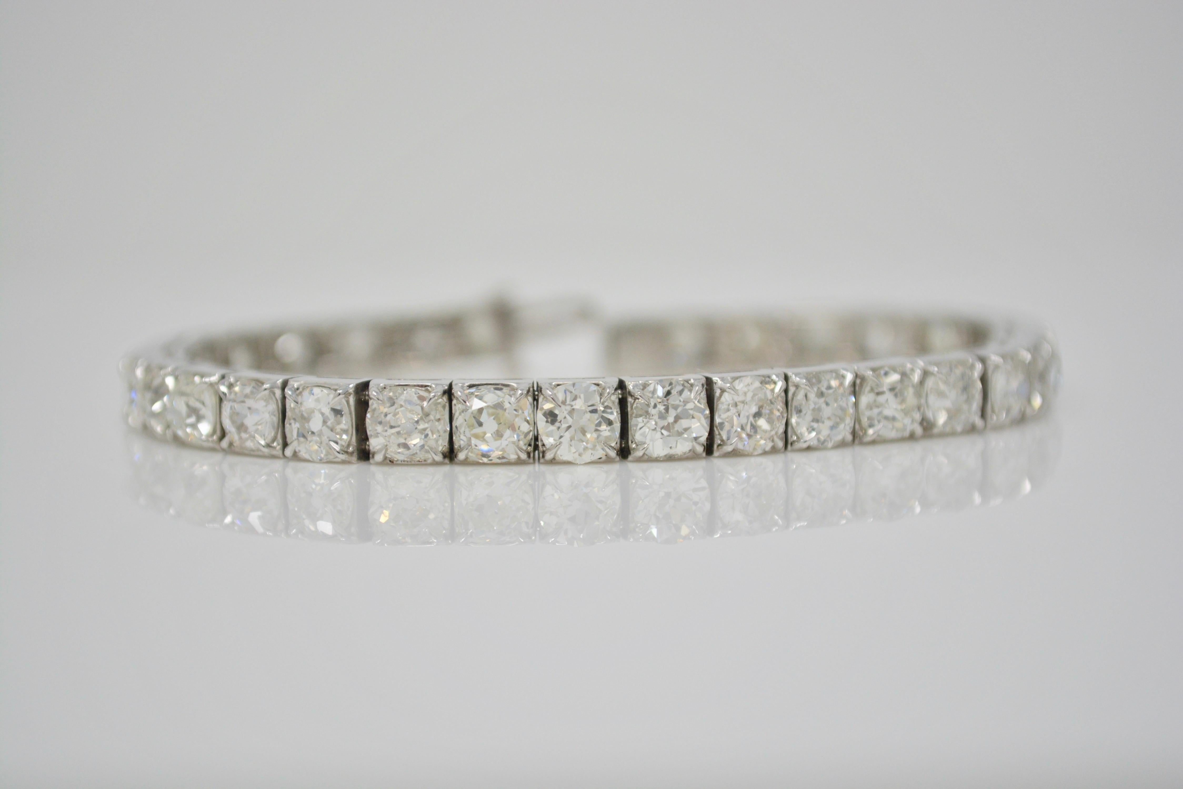 Women's or Men's 14.67 Carat Antique Old Mine Brilliant Diamond Bracelet in Platinum For Sale