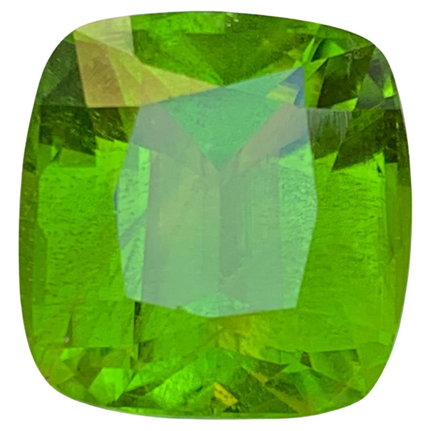 14.67 Carat Vivid Green Natural Peridot Cushion Cut Loose Gemstone for Jewelry