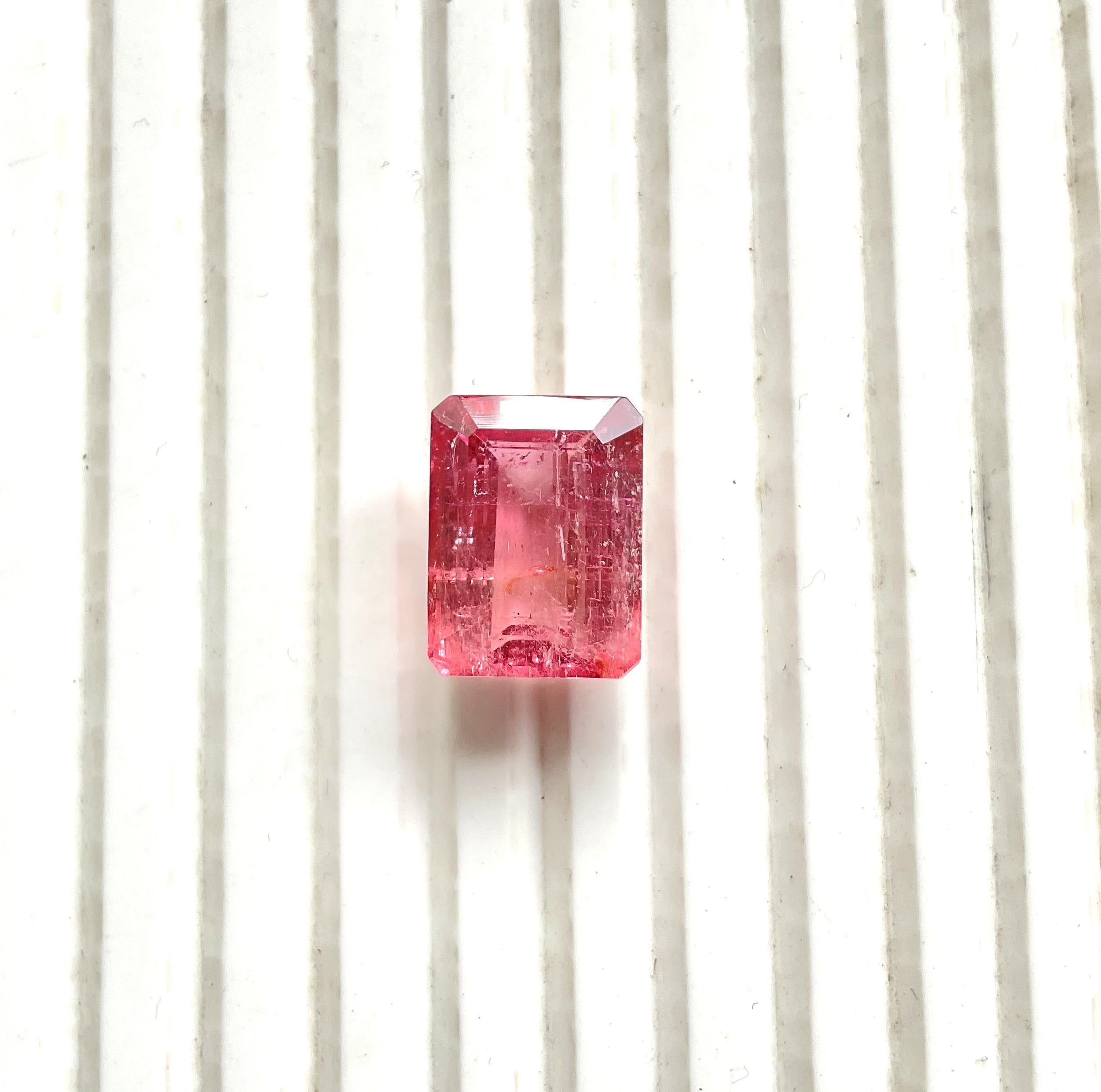 Art Déco 14,67 carati di tormalina rosa Octa sfaccettata Pietra di qualità superiore Nature in vendita