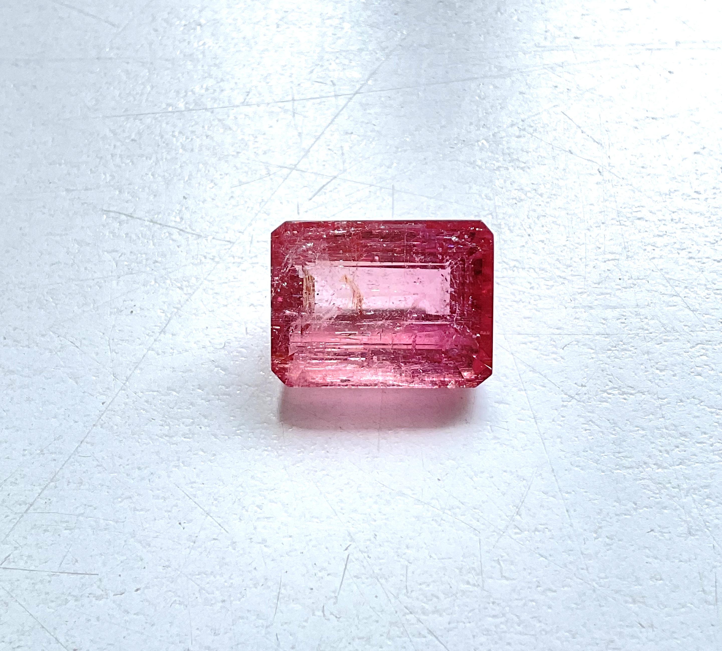 14,67 carati di tormalina rosa Octa sfaccettata Pietra di qualità superiore Nature in vendita 3