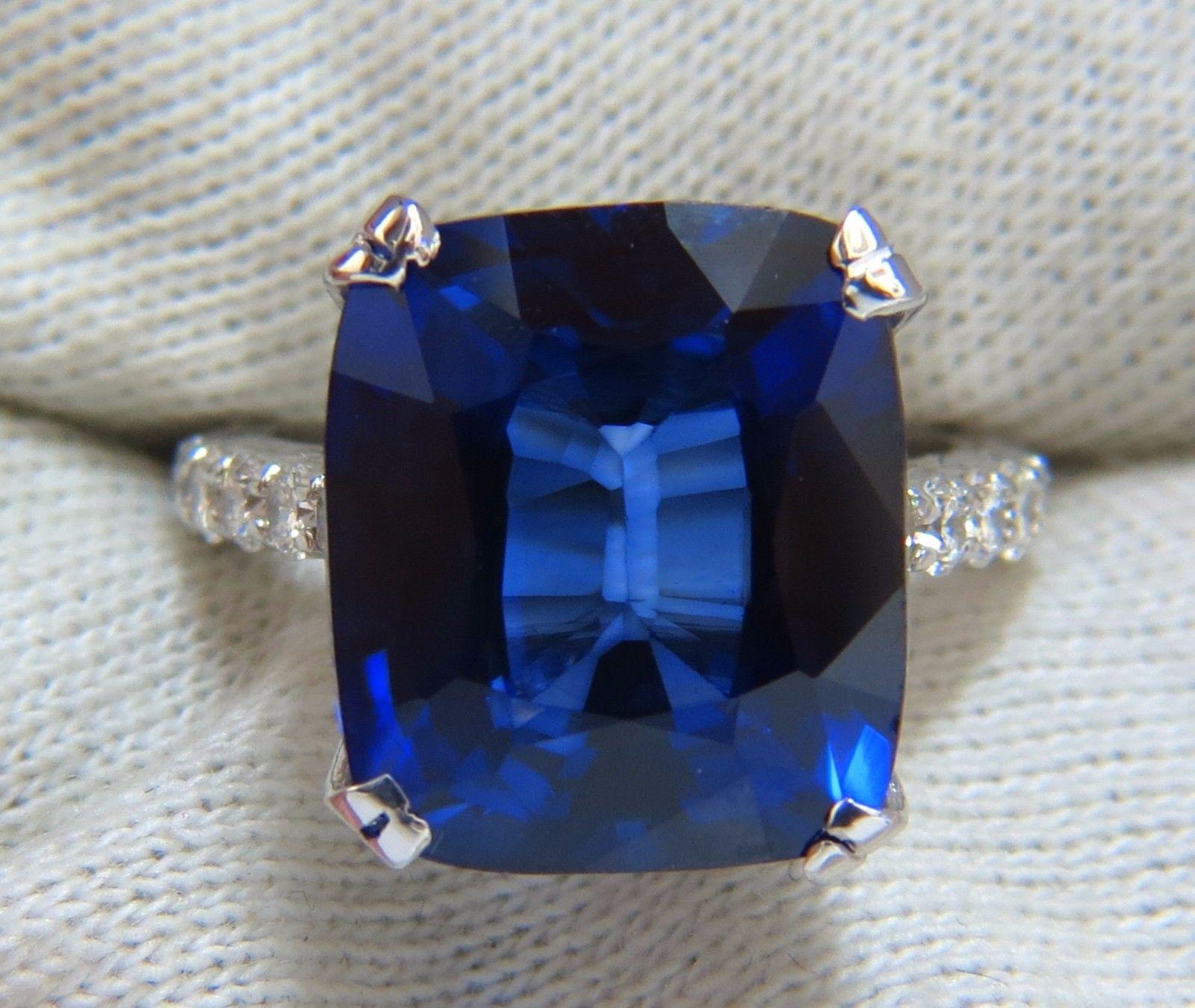 Cushion Cut 14.69 Carat Synthetic Sapphire Diamonds Ring Vivid Blue 14 Karat