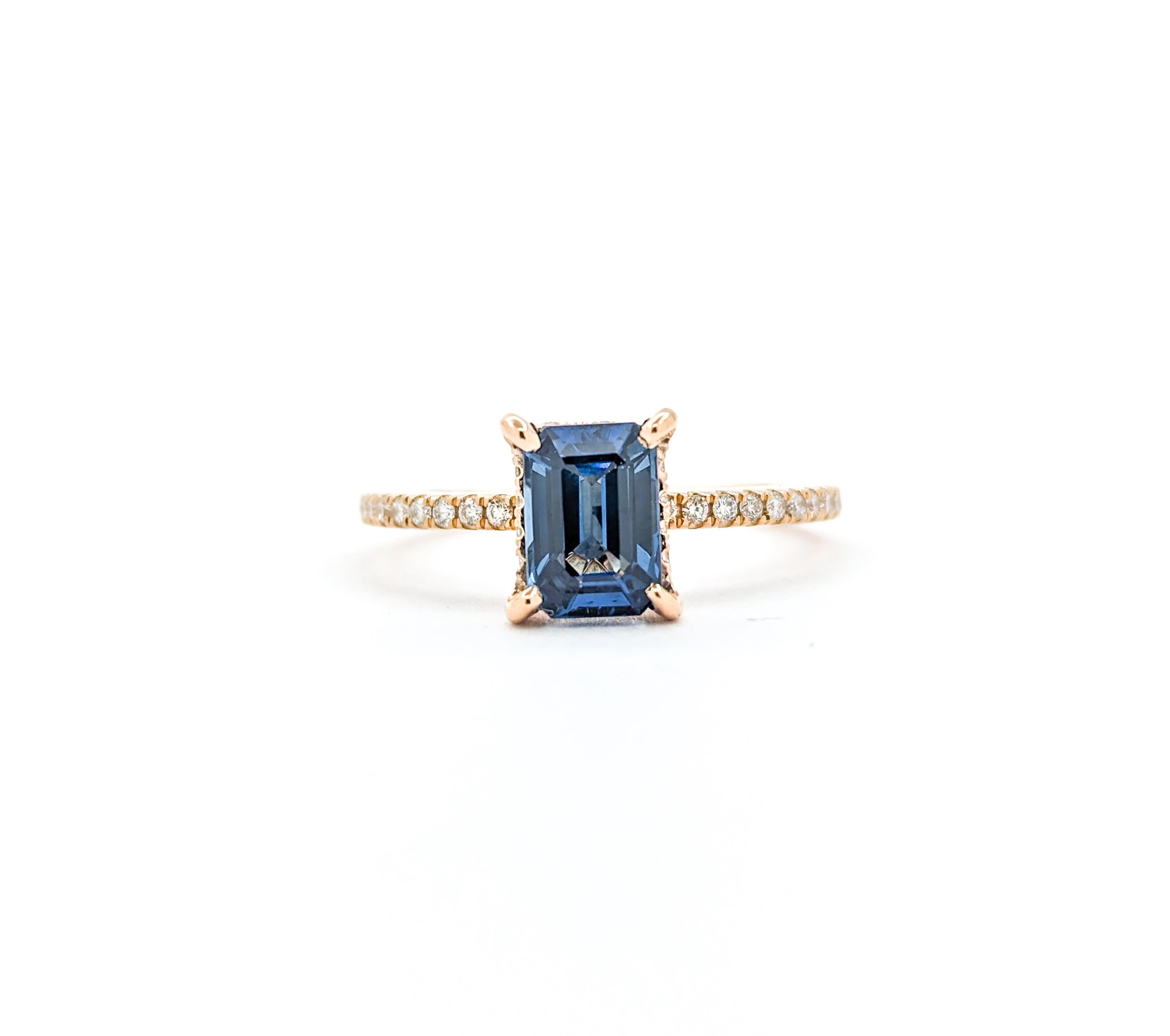 1.46ct Emerald Shape Sapphire & Diamond Ring in 18kt Rose Gold For Sale 5