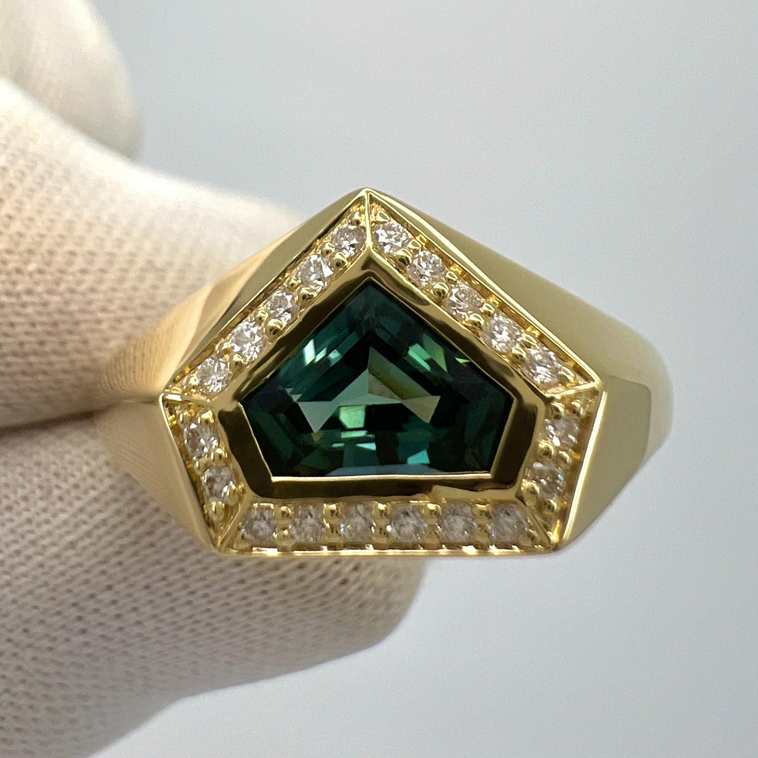 1.46ct Fancy Untreated Colour Change Sapphire Diamond 18k Gold Halo Signet Ring For Sale 6