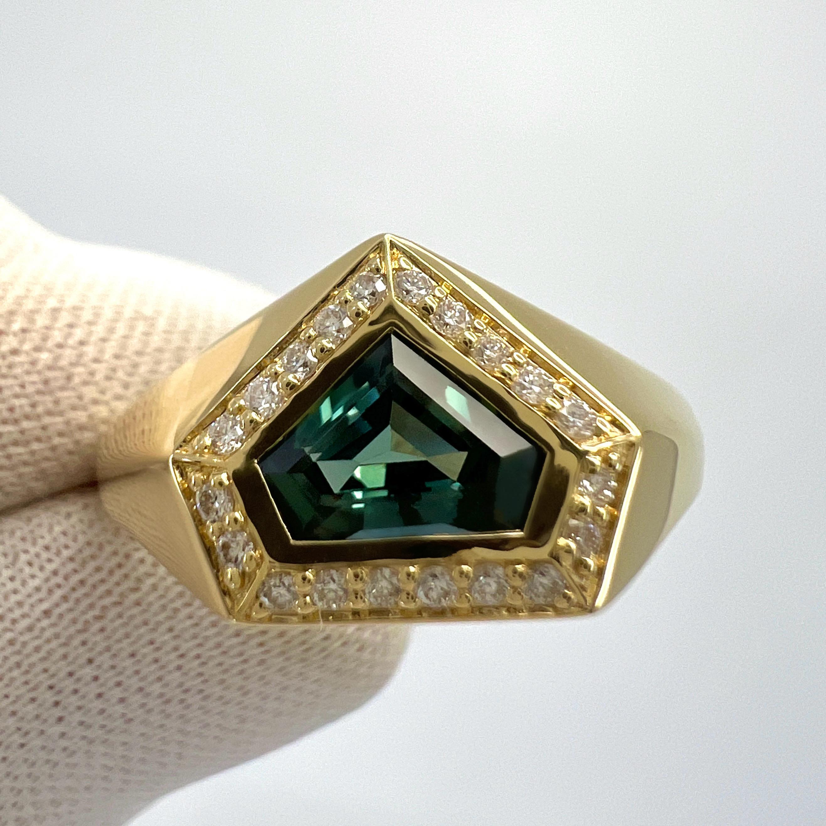 1.46ct Fancy Untreated Colour Change Sapphire Diamond 18k Gold Halo Signet Ring For Sale 1