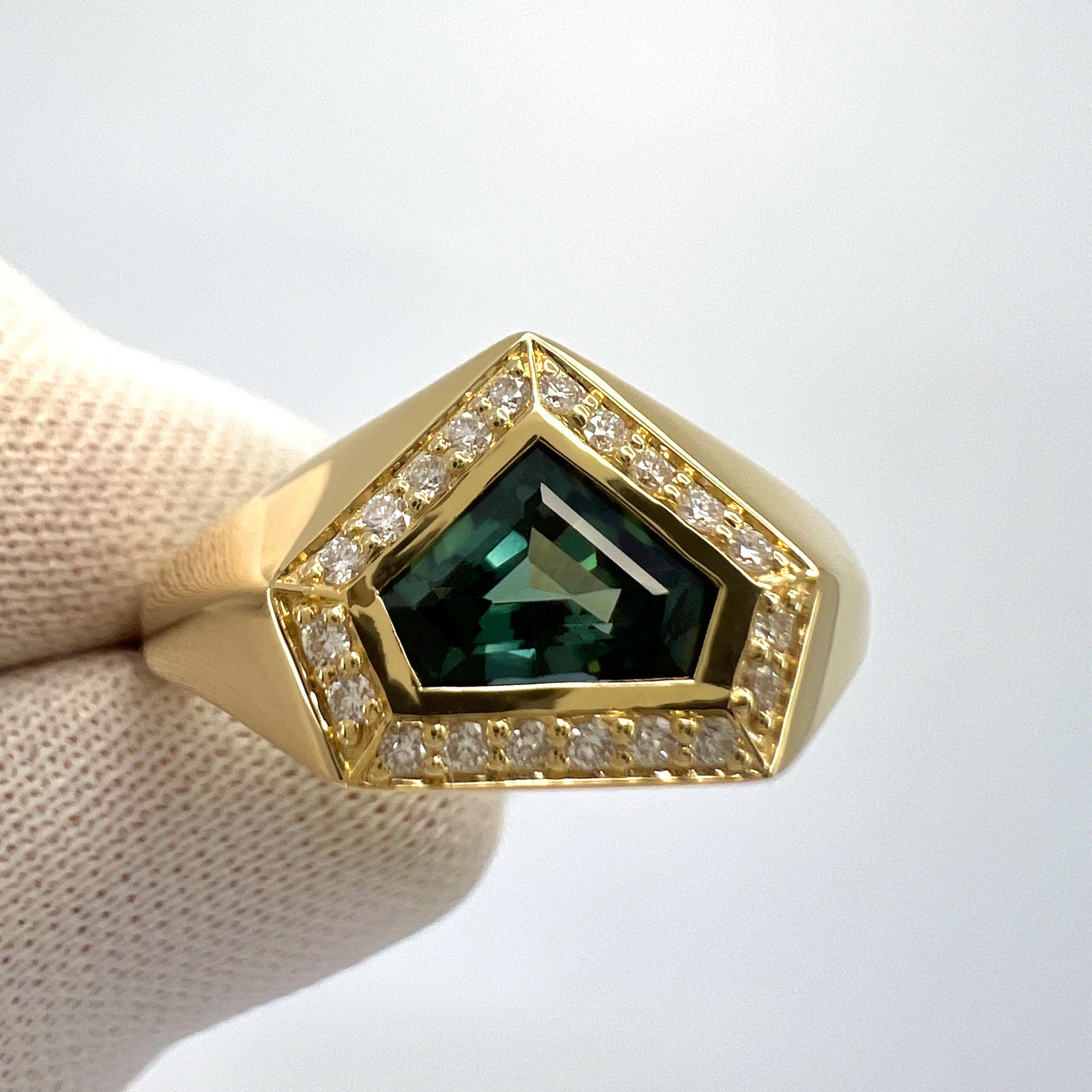 1.46ct Fancy Untreated Colour Change Sapphire Diamond 18k Gold Halo Signet Ring For Sale 3