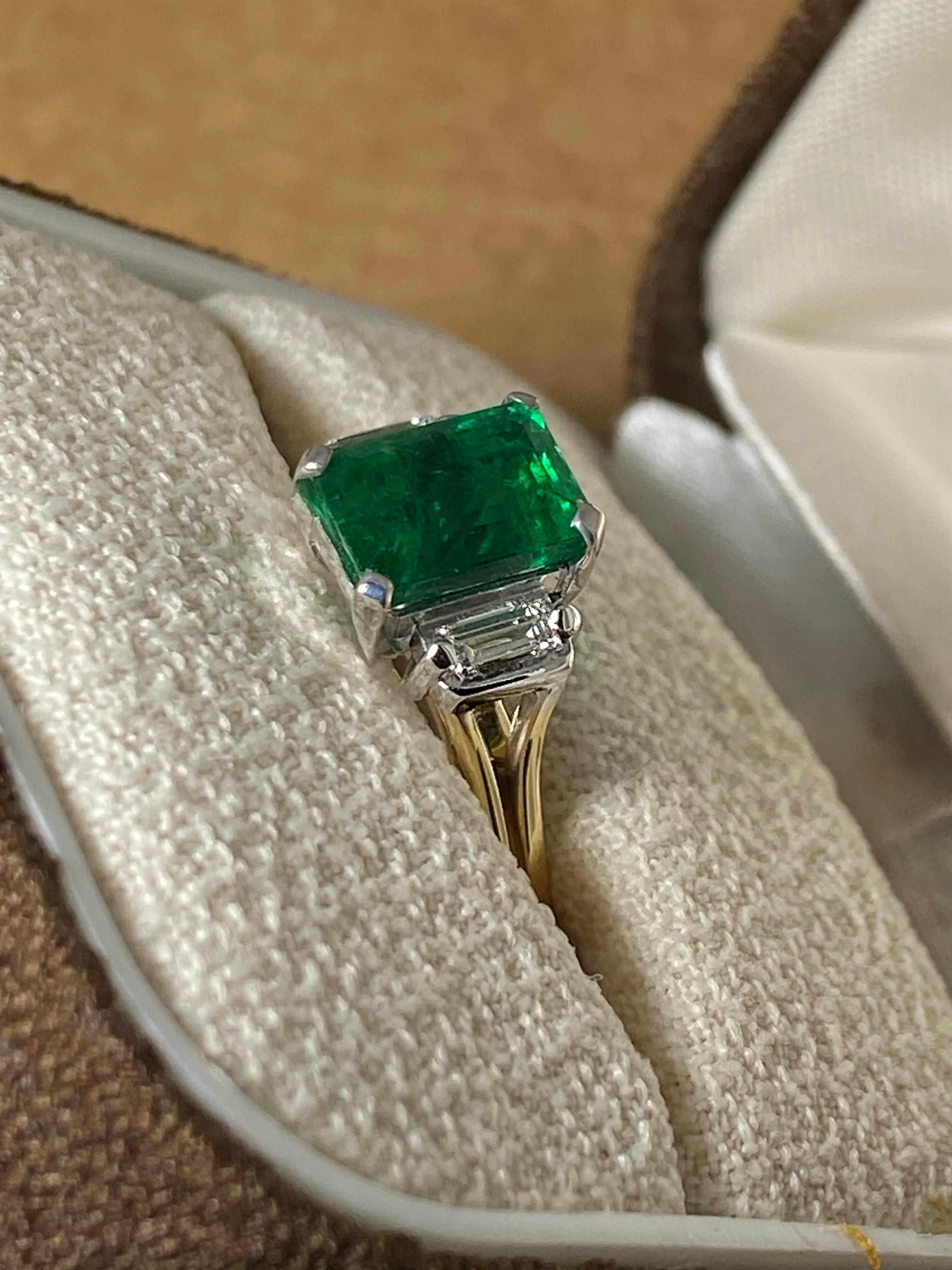 1.46ct Natural Colombian Emerald & Diamond (0.20ct) Ring in 18K Gold & Platinum. For Sale 4