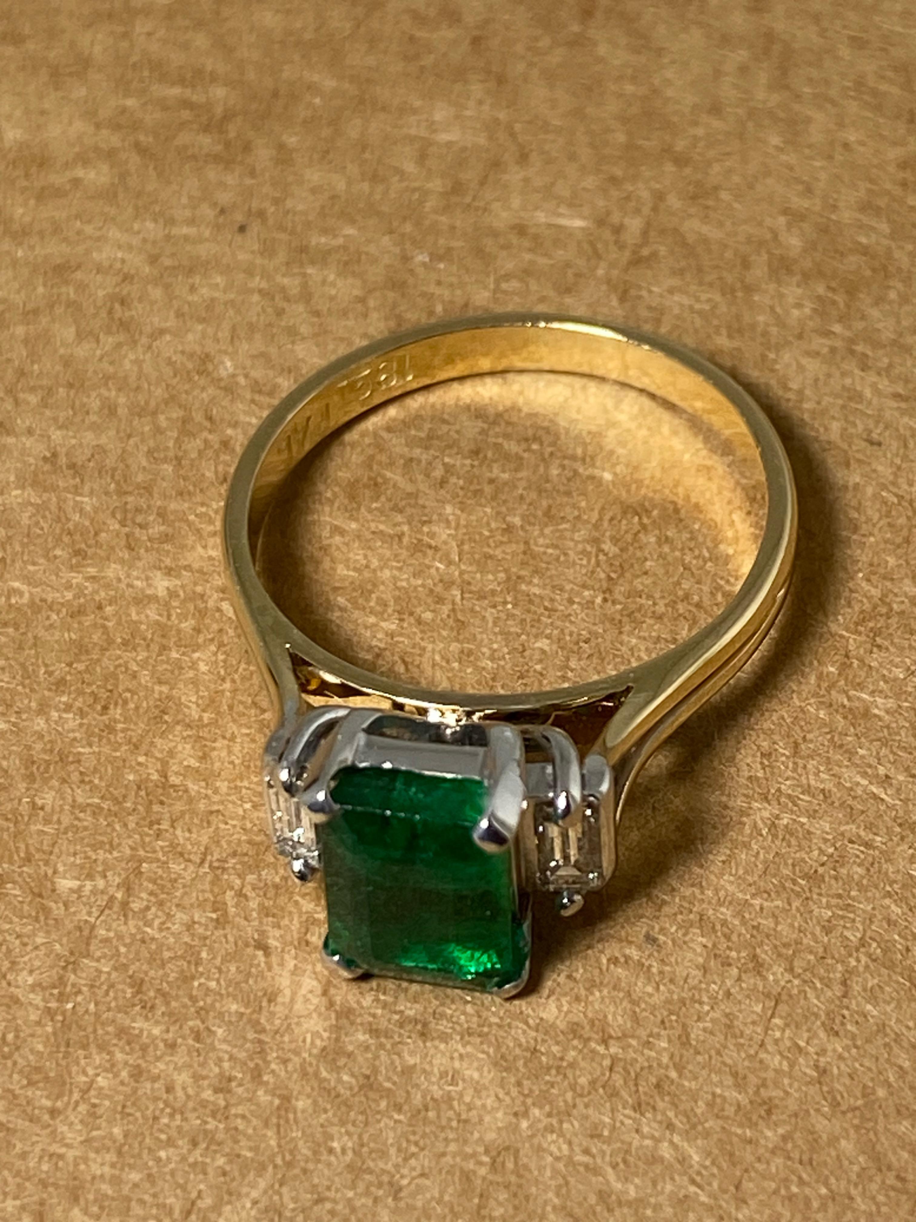 1.46ct Natural Colombian Emerald & Diamond (0.20ct) Ring in 18K Gold & Platinum. For Sale 3