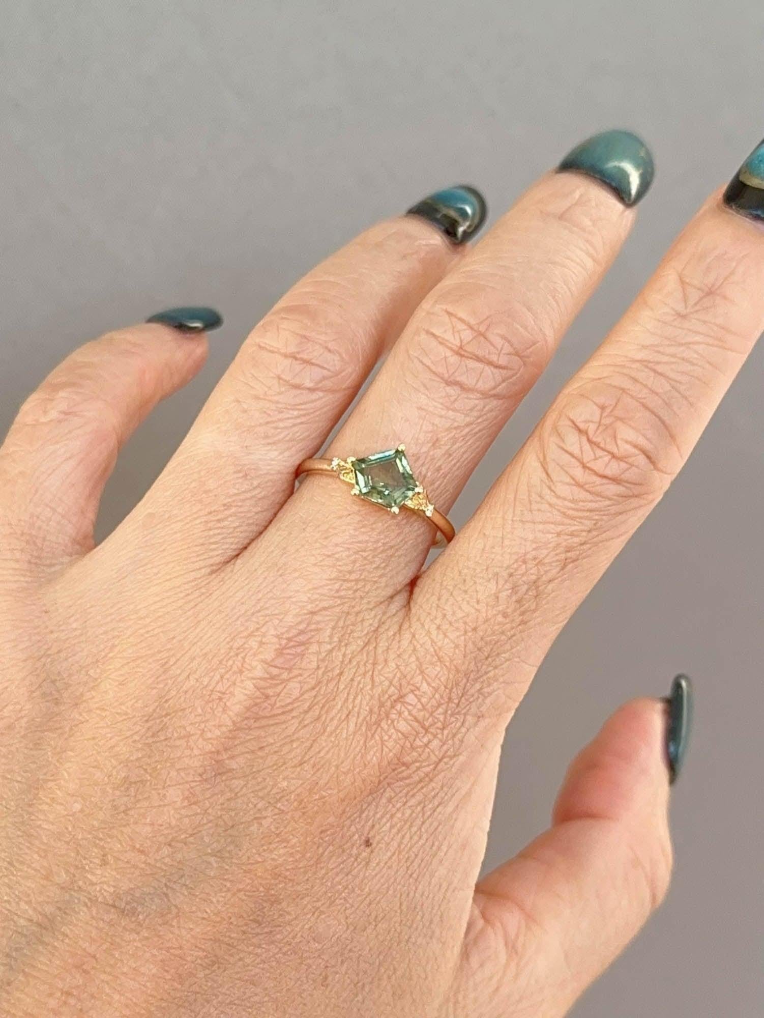 1.46ct Shield Shape Montana Sapphire with Leaf Design Ring 14K Gold R6754 1