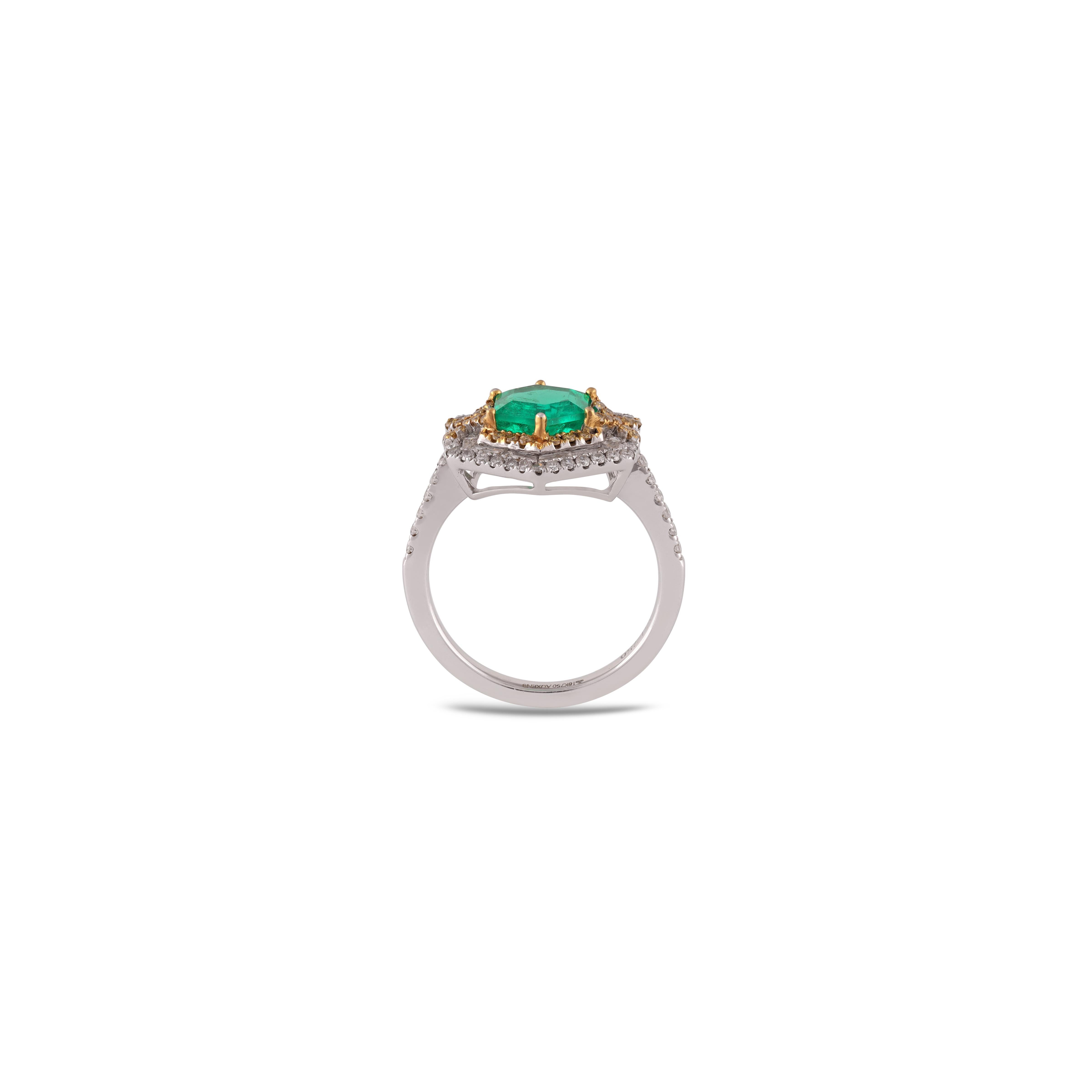 1,47 Karat Klarer sambischer Smaragd & ausgefallener Diamant-Cluster-Ring aus 18 Karat Weißgold (Zeitgenössisch) im Angebot