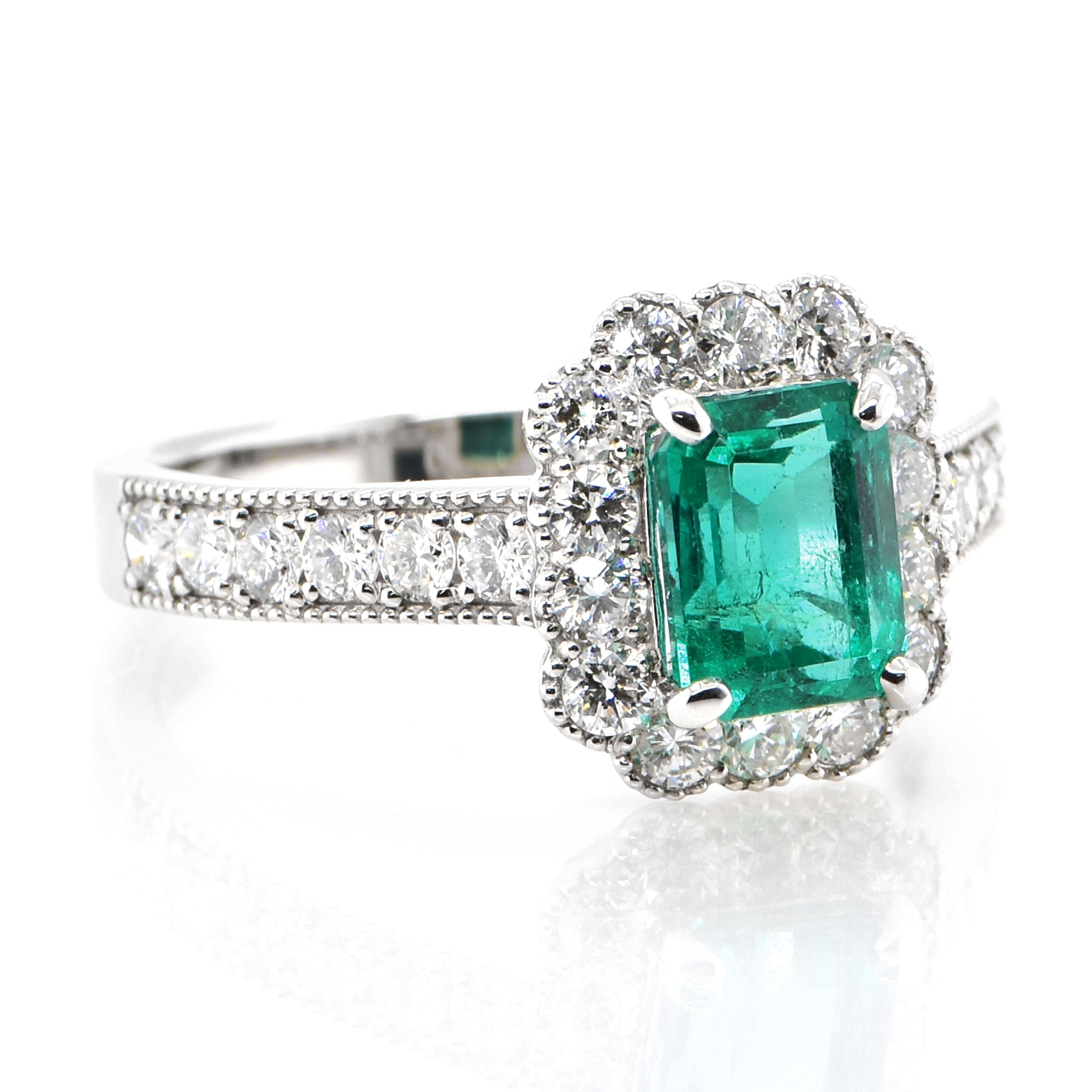 Modern 1.47 Carat Natural Colombian Emerald and Diamond Ring Set in Platinum For Sale