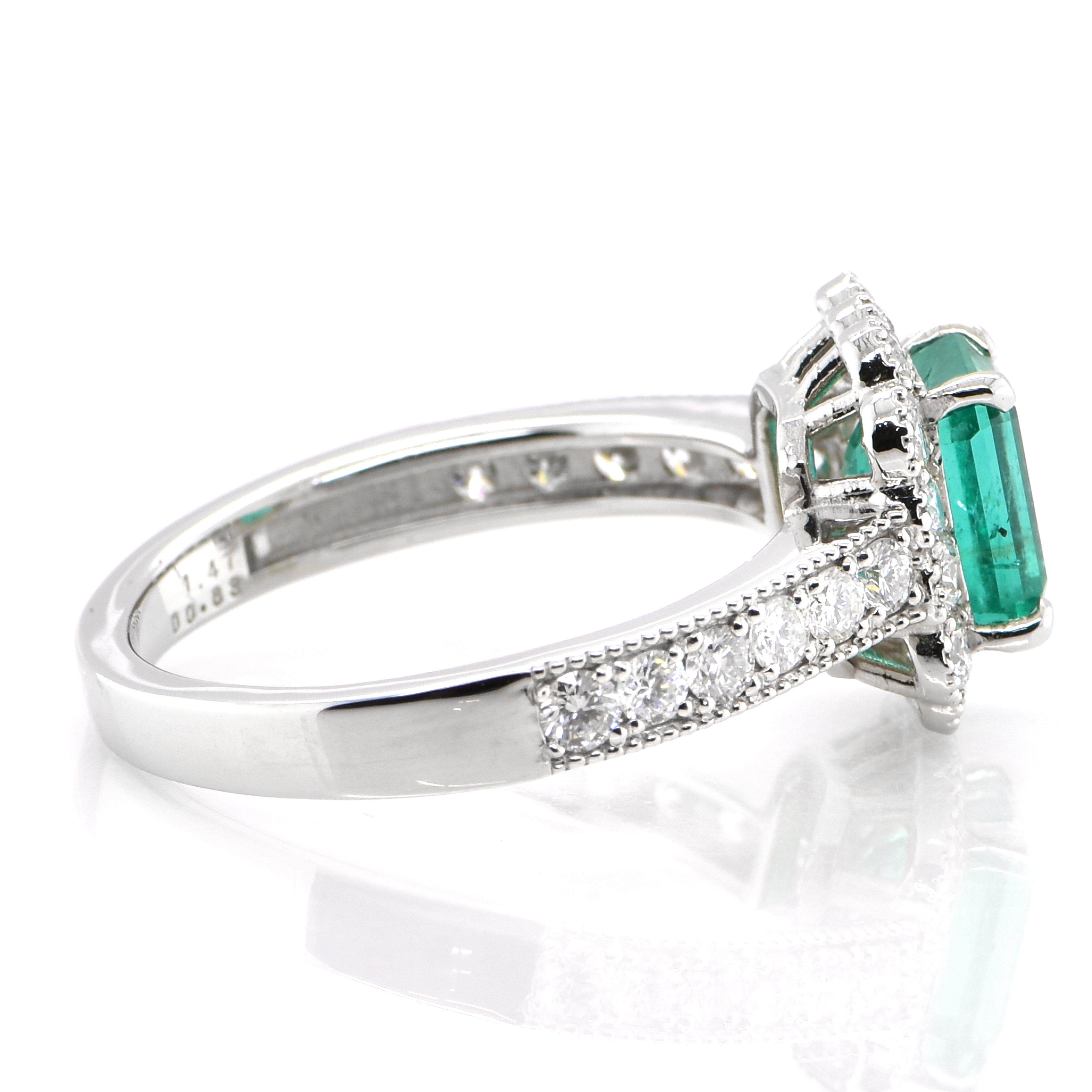 1.47 Carat Natural Colombian Emerald and Diamond Ring Set in Platinum In New Condition For Sale In Tokyo, JP