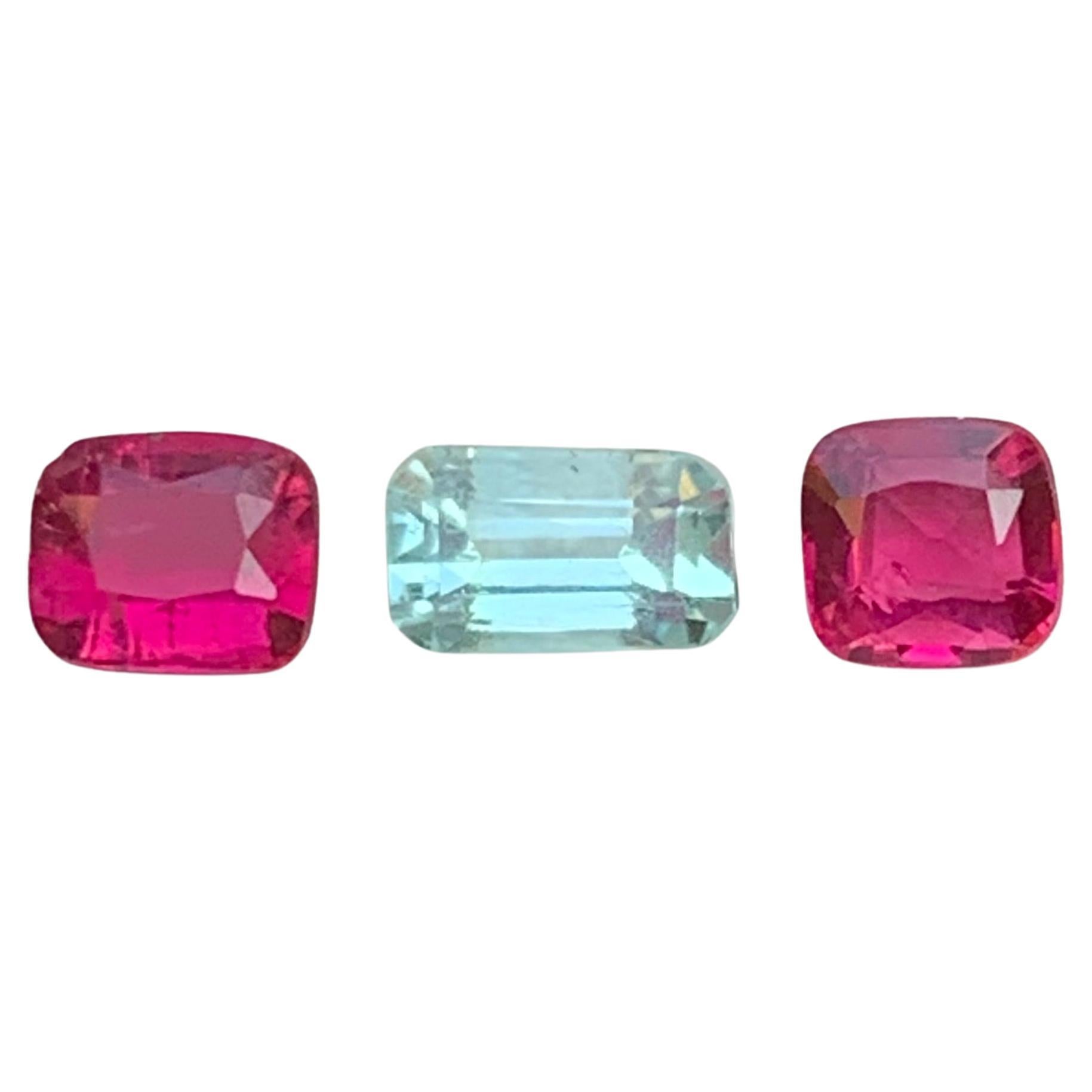 Paquete de gemas sueltas de turmalina rosa natural de 1,47 quilates y una turmalina seafoam talla cojín en venta