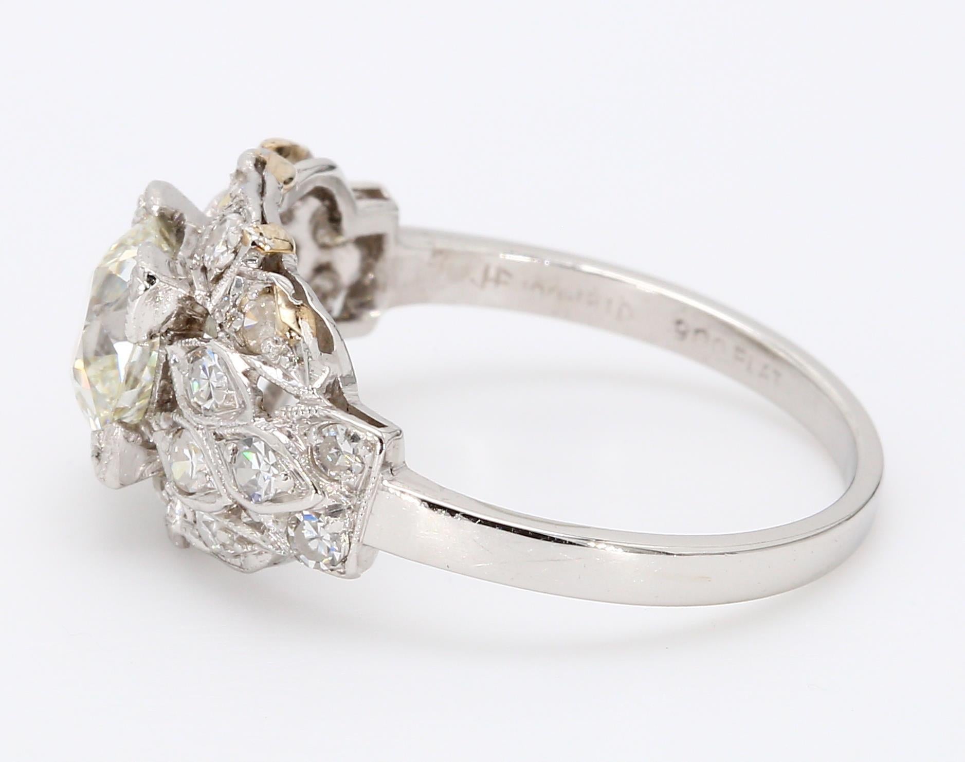 1.47 Carat Old European Cut K VS1 and K VS1 Diamond Platinum Wedding Ring For Sale 7