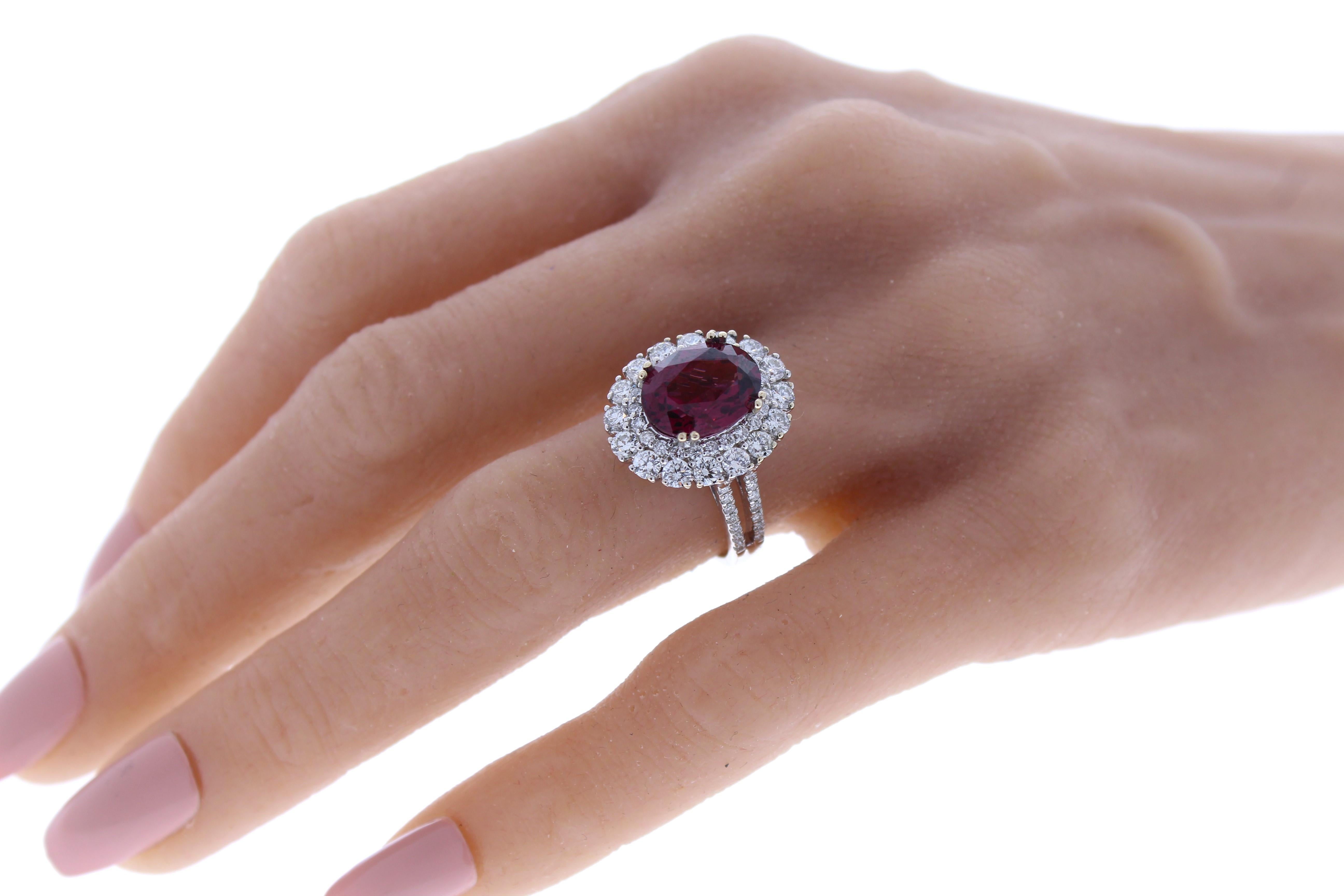 Round Cut 1.47 Carat Weight Reddish Pink Garnet & Round Diamond Fashion Ring in 14k White  For Sale