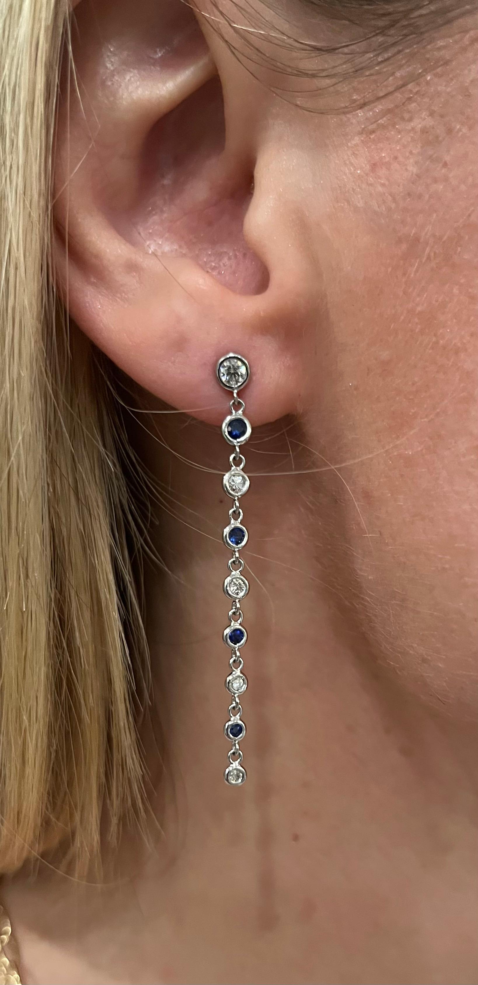 Moderne Boucles d'oreilles en platine avec diamants et saphirs de 1,47 carat en vente