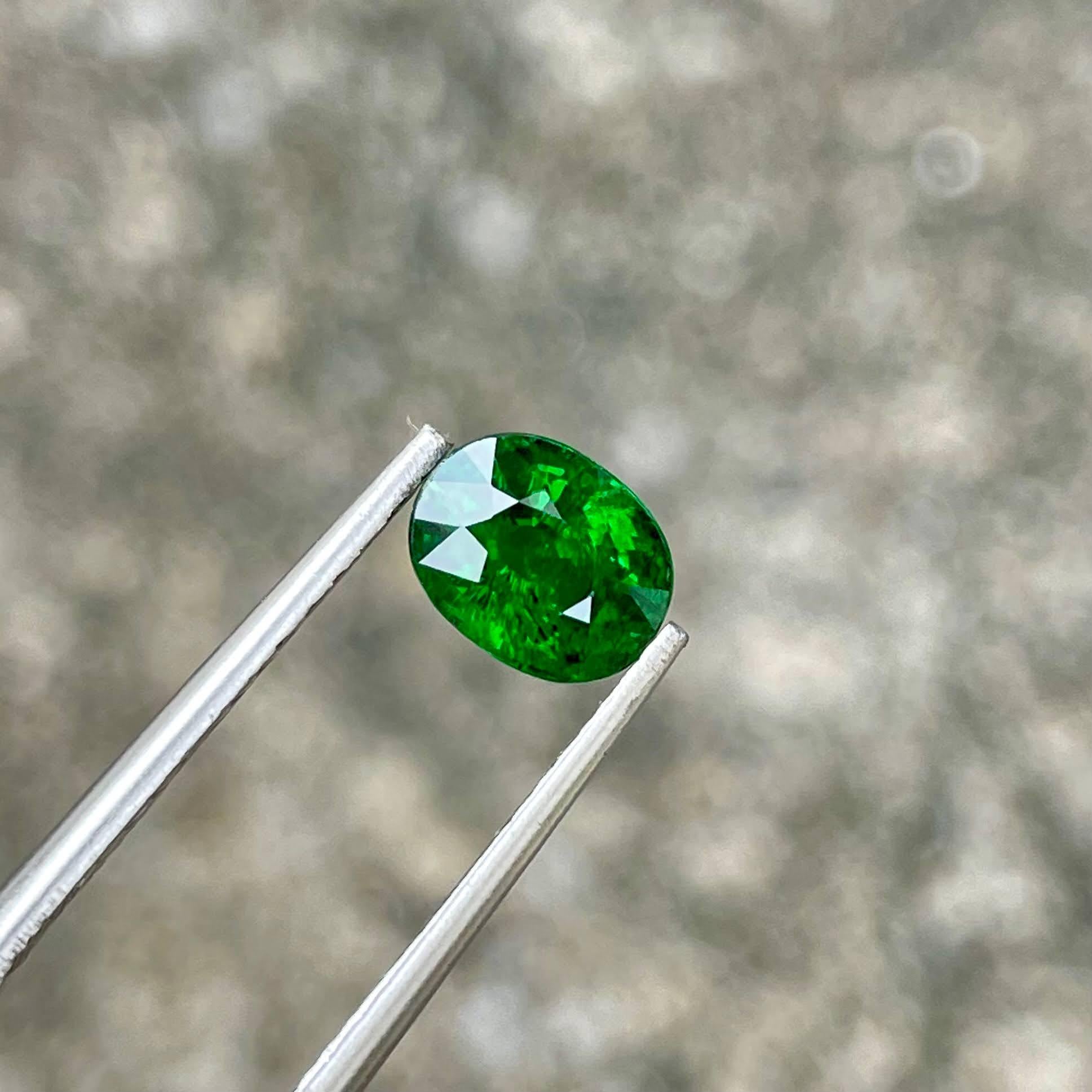 Moderno 1.47 carati di Greene & Greene Stone Taglio ovale Gemma del Kenya in vendita