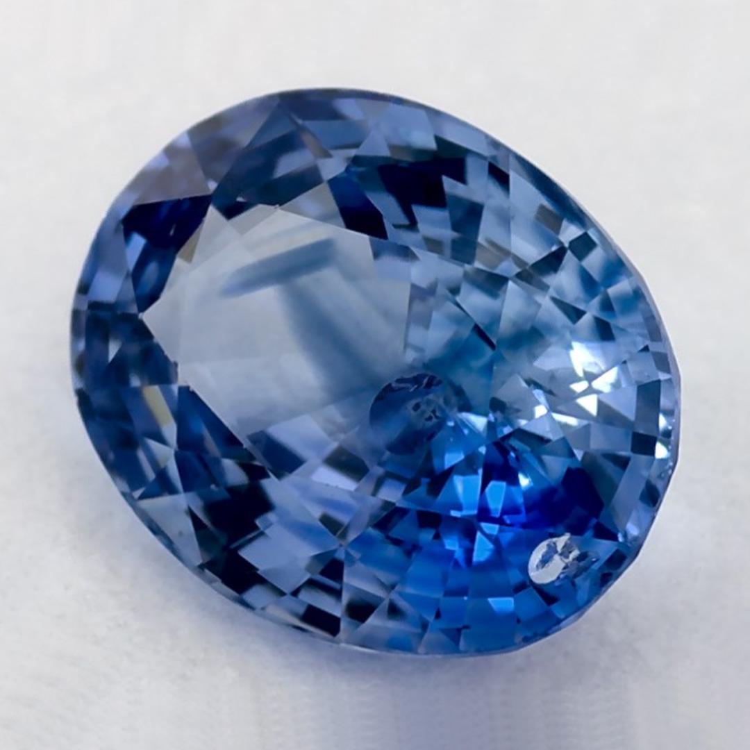 Ein sehr wertvoller September-Geburtsstein mit einer bezaubernden blauen Farbe. Man glaubt, dass sie dem Leben Glück und Reichtum bringen.

Entdecken Sie die lebendige Kollektion von Smaragden, Rubinen und Saphiren in unserem Geschäft, die als lose