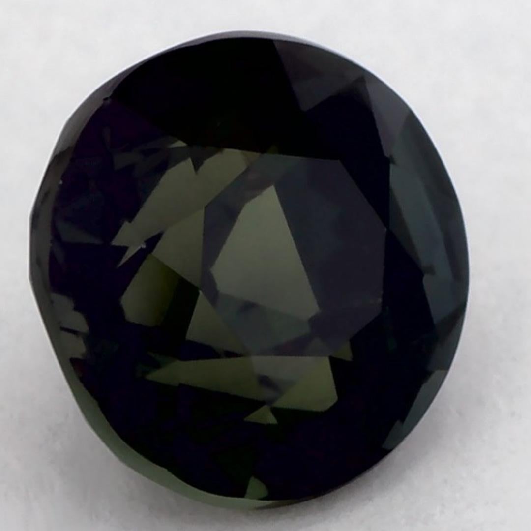 Ce saphir vert naturel offre élégance et sophistication. Avec sa riche saturation de couleurs et sa coupe précise, il constitue la pièce maîtresse parfaite pour une bague de fiançailles ou une conception de bijoux de luxe.

Ce saphir provient du Sri