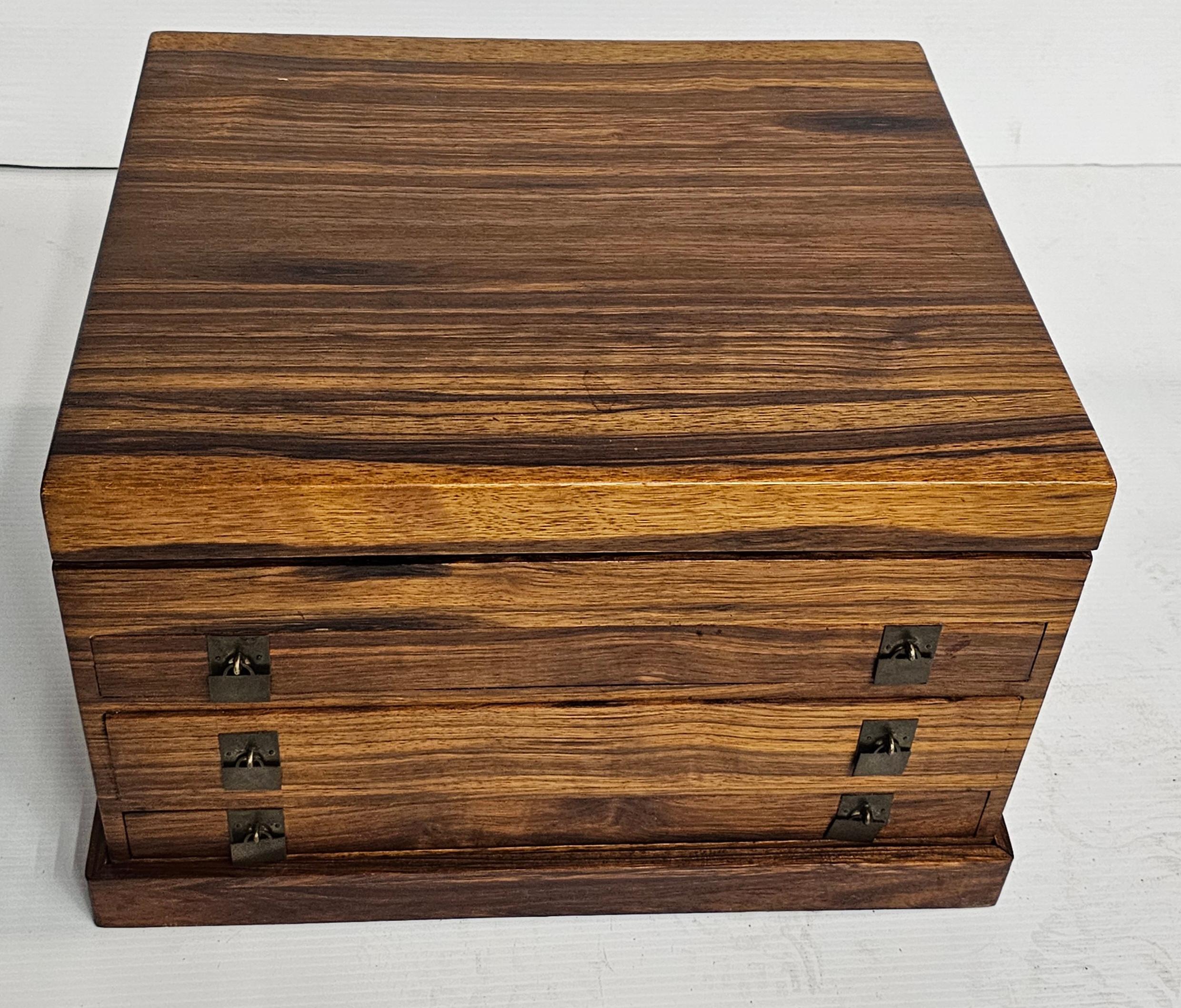 Juego De Cubiertos De 147 Piezas De Níquel Y Bronce En Estuche Ajustado De Teca en venta 3