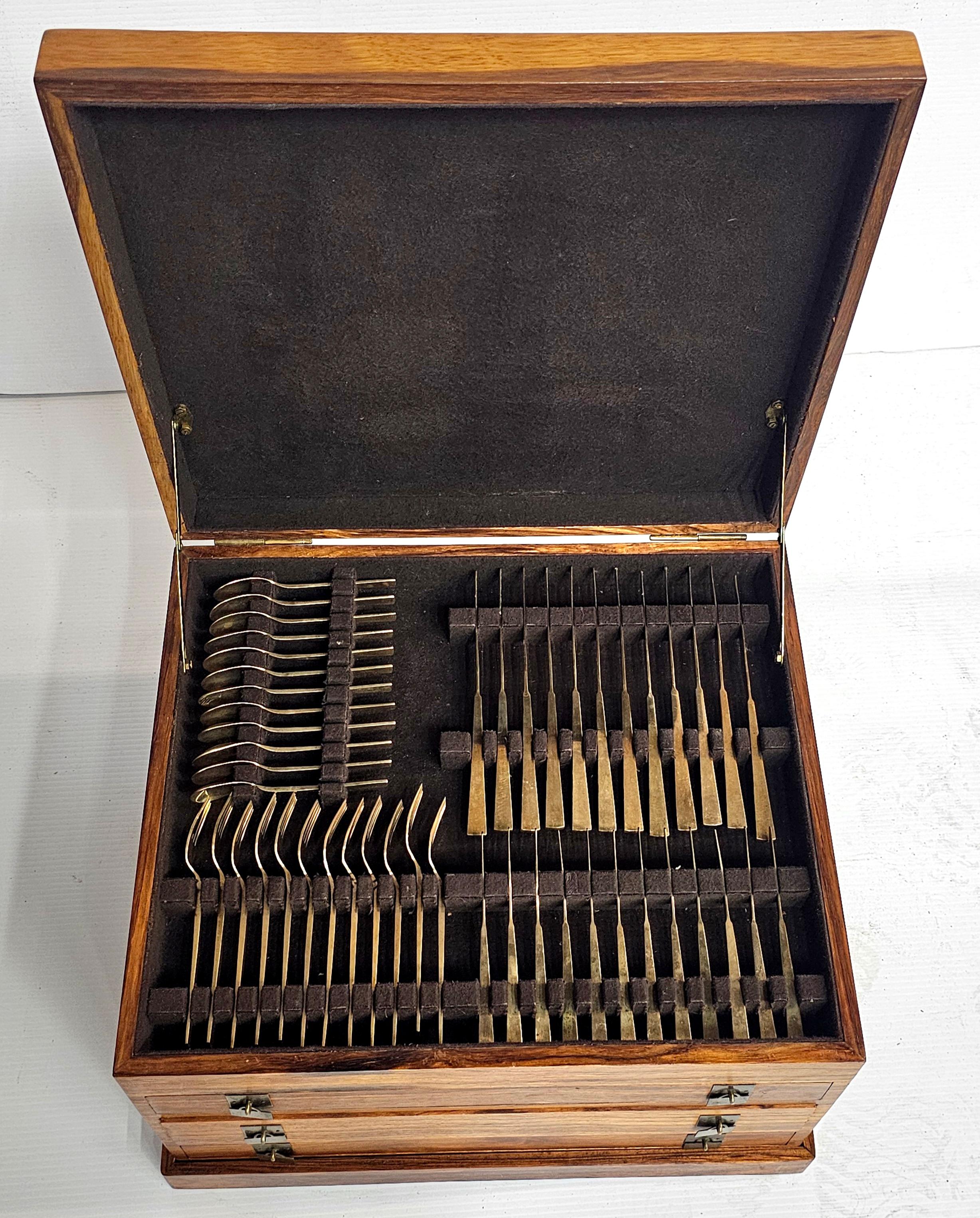 Juego De Cubiertos De 147 Piezas De Níquel Y Bronce En Estuche Ajustado De Teca en venta 1