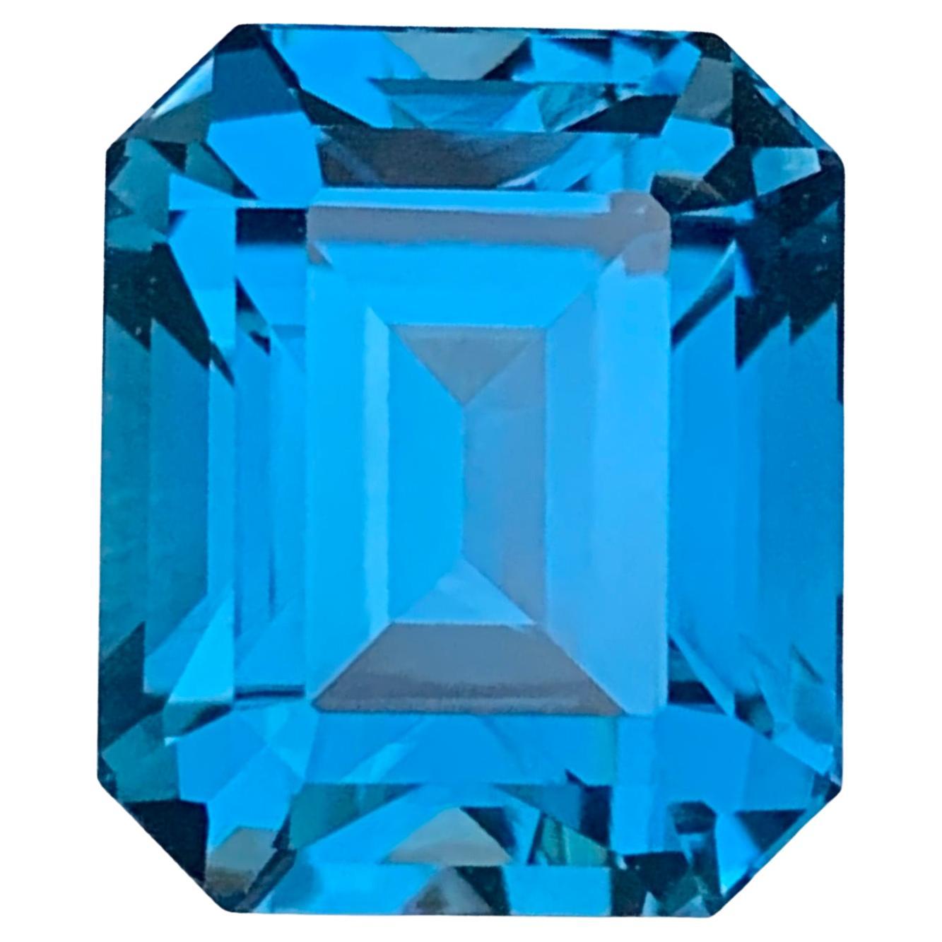 14.70 Carati Nature sciolte di Topazio Blu di Londra con taglio ottagonale in vendita