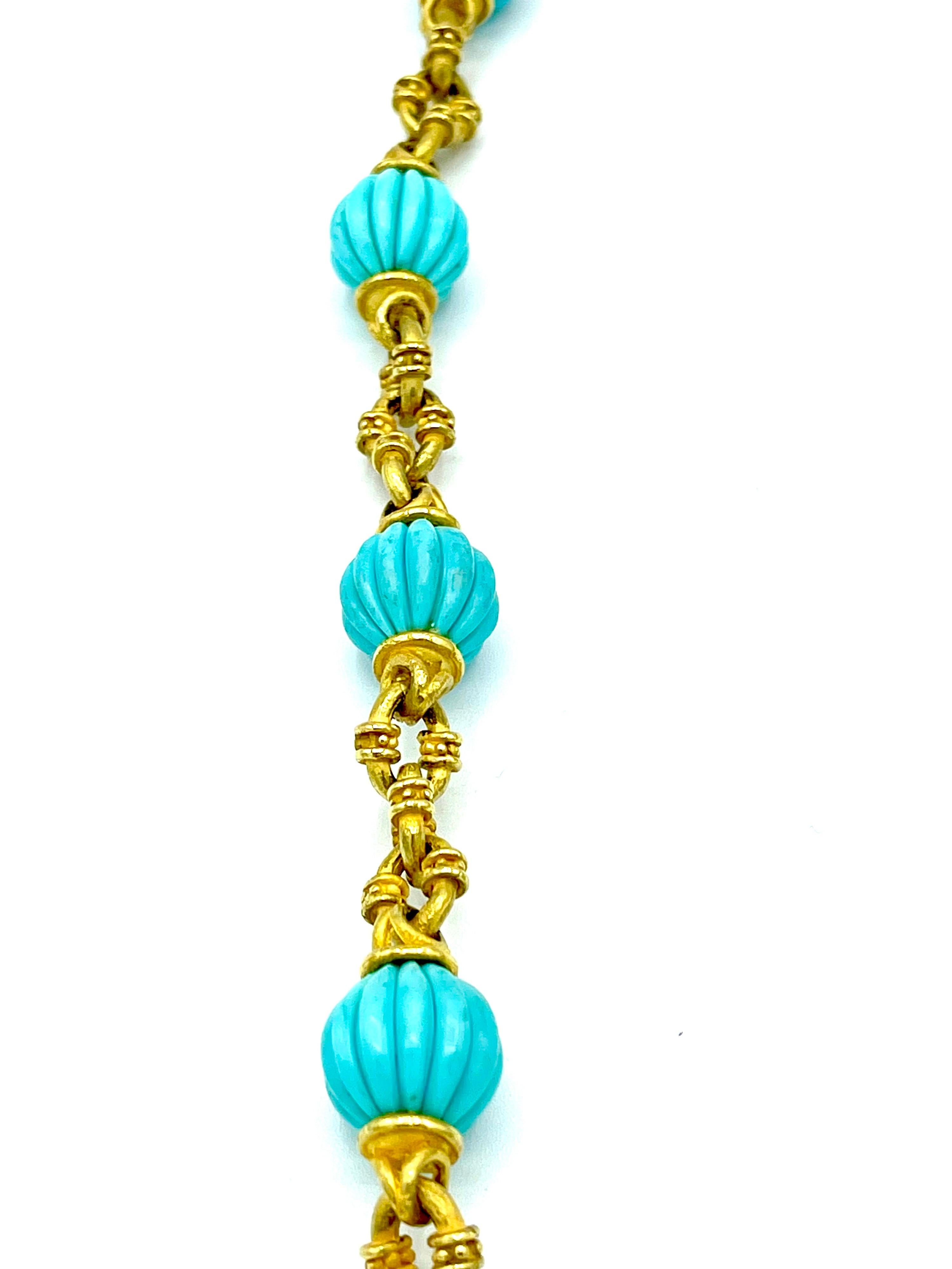 Halskette aus geripptem Türkis und 18 Karat mattem Gelbgold (Perle) im Angebot