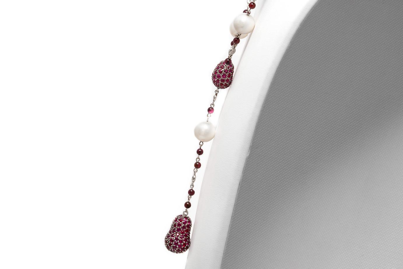14.71 Carat Ruby and Pearl Drop Necklace with Diamonds In Good Condition For Sale In New York, NY