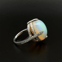 14,72 Karat Kristall Opal und RBC Diamant Platin Vintage Statement Ring