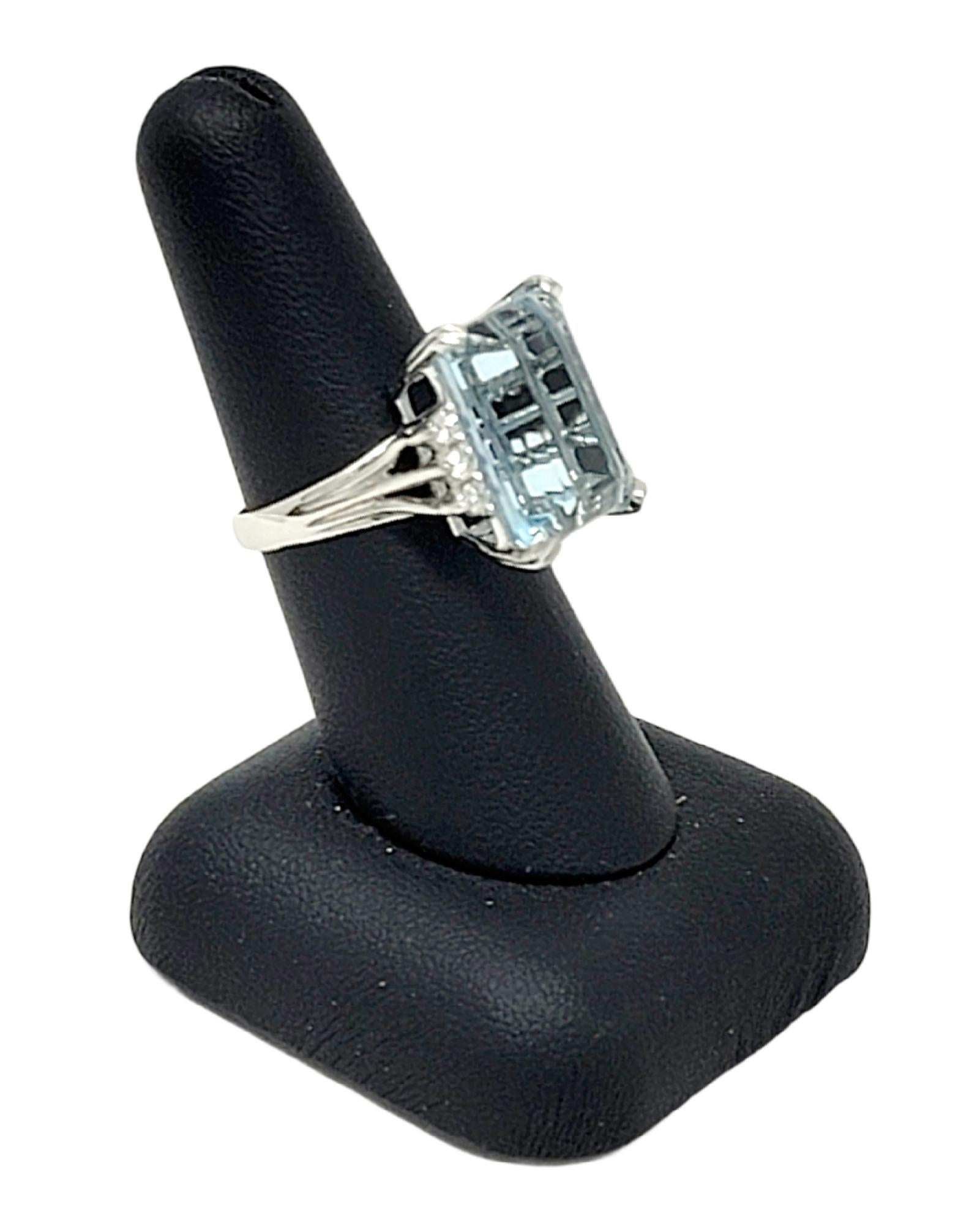 14.74 Carat Total Emerald Cut Aquamarine and Diamond Cocktail Ring 18 Karat Gold In Fair Condition For Sale In Scottsdale, AZ