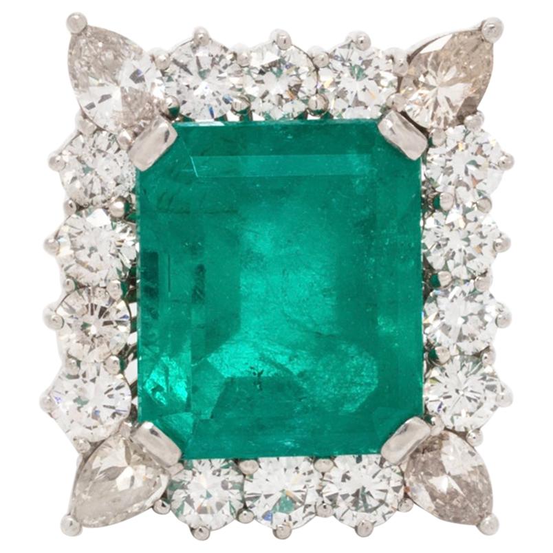 14.75 Carat Colombian Emerald and Diamond Ring Set in Platinum