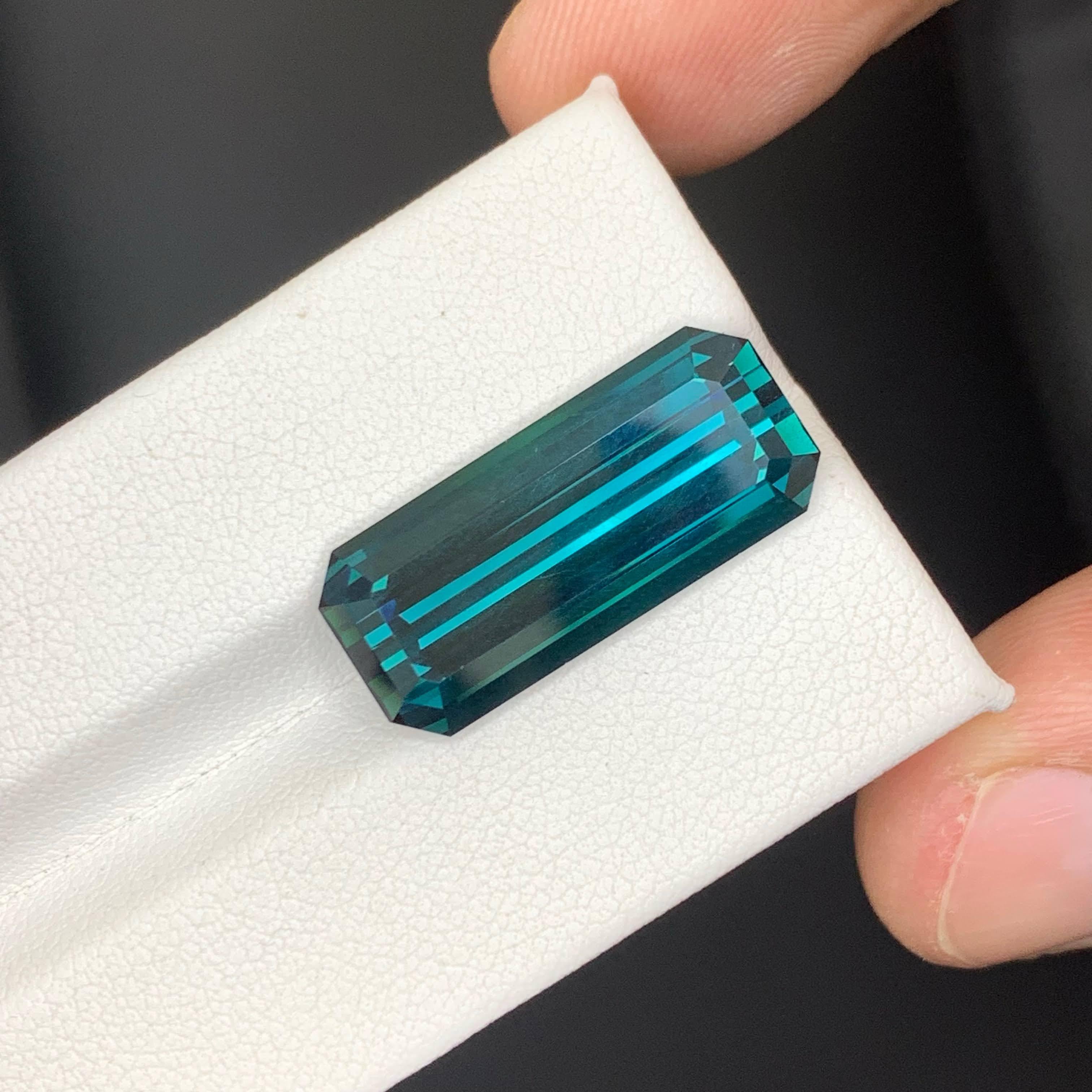 14.75 Carat Natural Loose Blue Color Tourmaline Emerald Cut Afghan Gemstone (pierre précieuse afghane) en vente 4